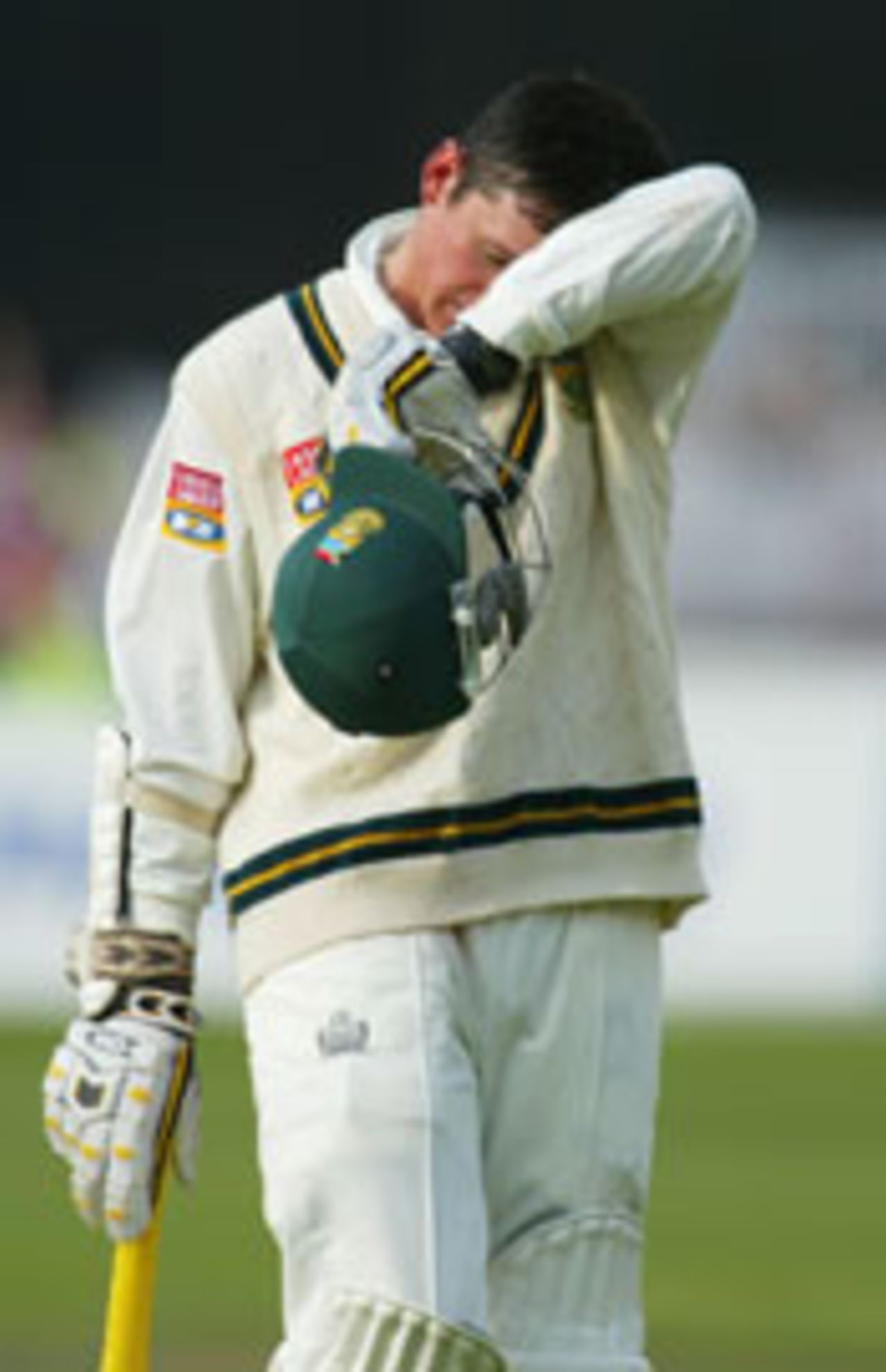 Graeme Smith is out - hit wicket
