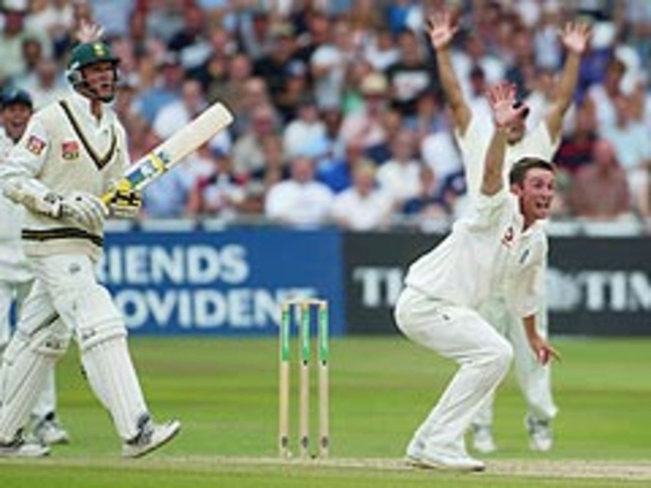Graeme Smith looks aghast as James Kirtley makes the breakthrough in South Africa's run-chase