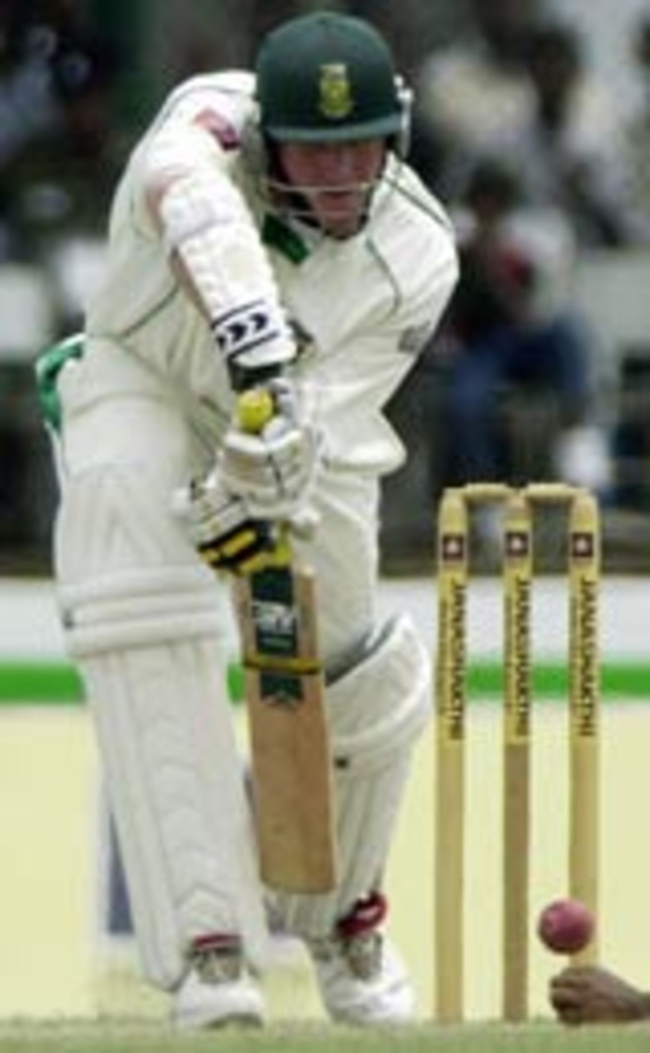 Graeme Smith defends, Sri Lanka v South Africa, 1st Test, Galle, August 8, 2004