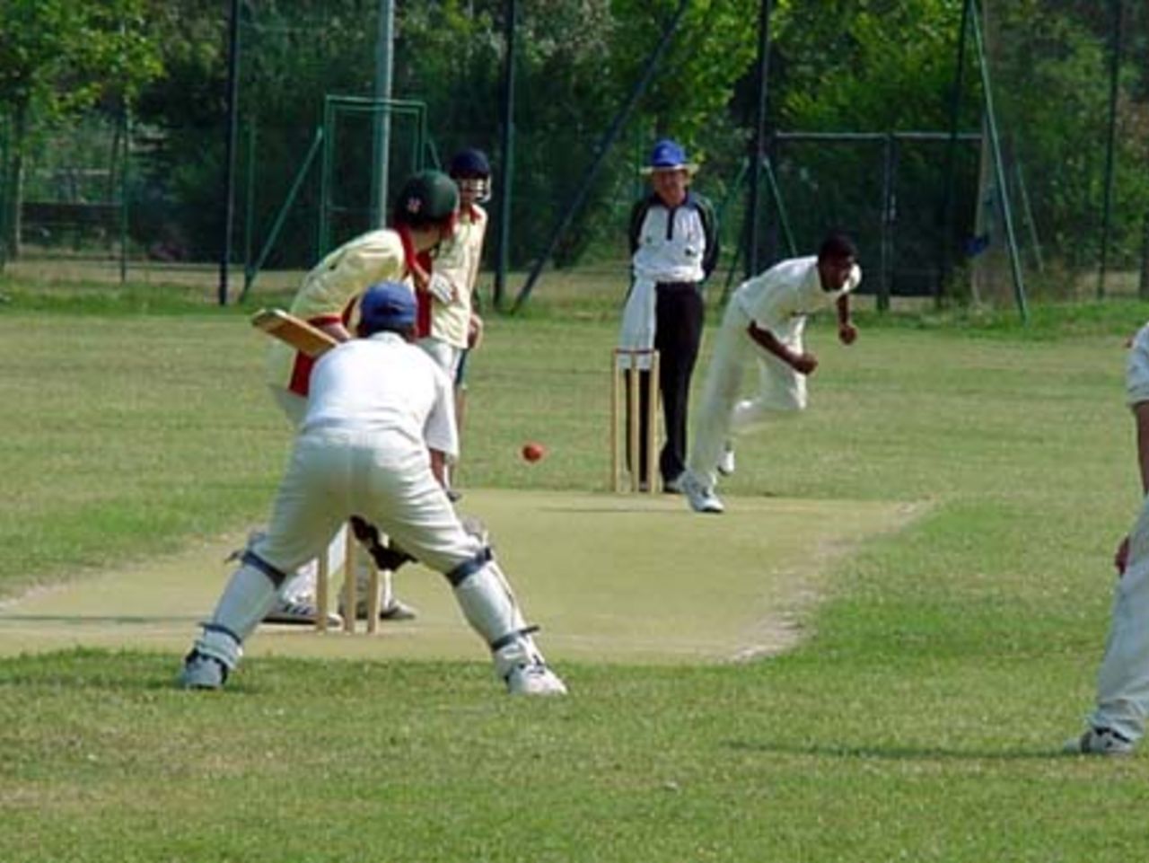 Yaniv Razpurker bowling against Belgium