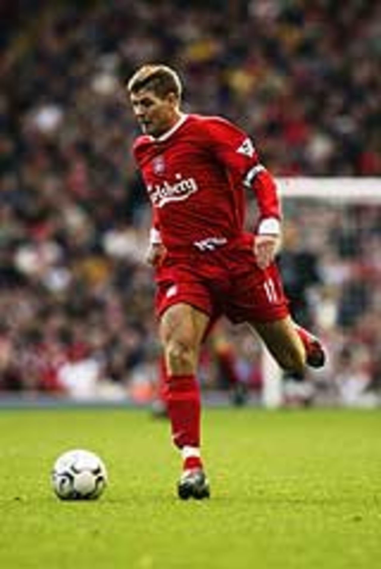 Steven Gerrard playing for Liverpool Football Club - December 2003