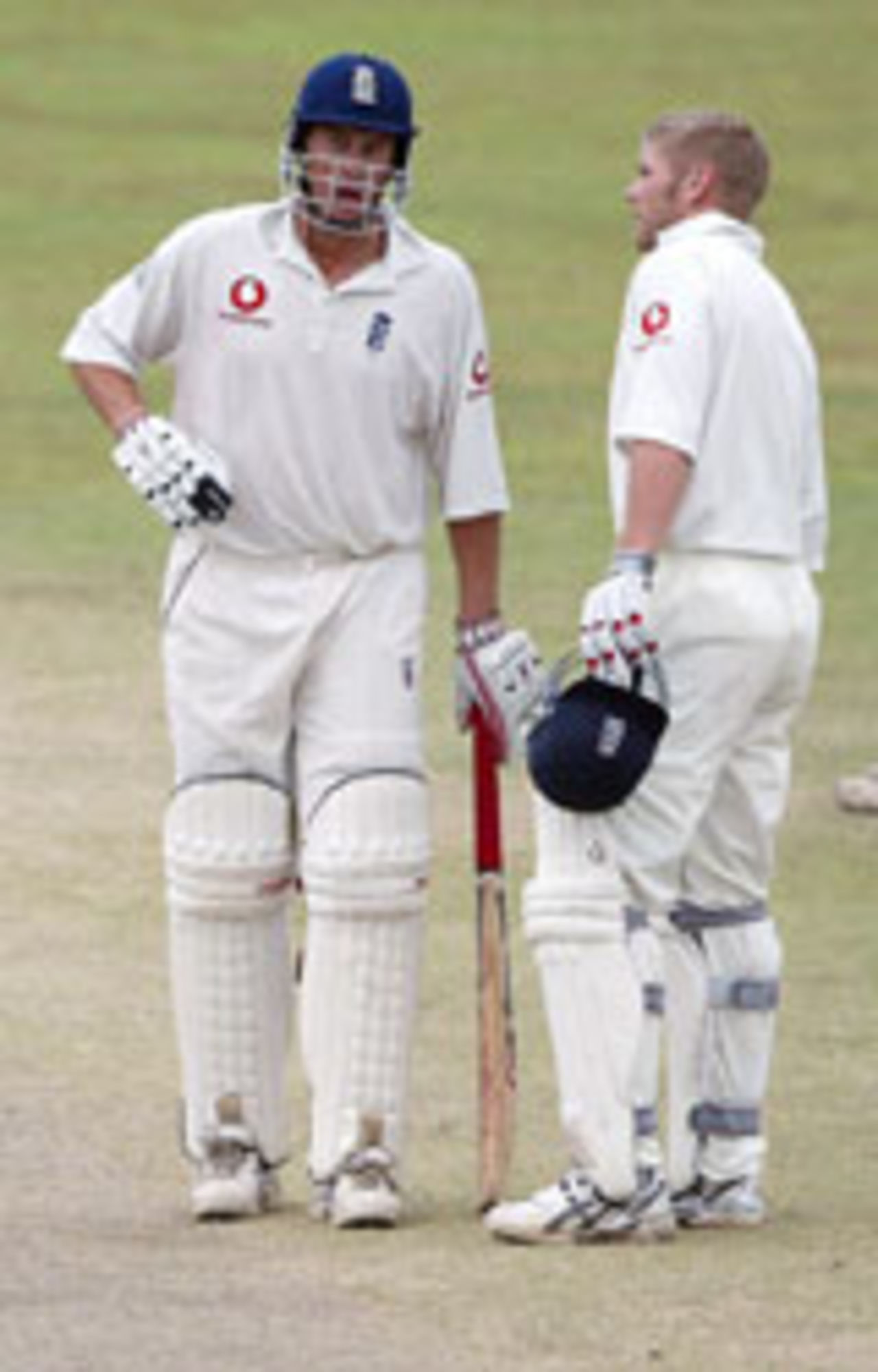 Ashley Giles and Matthew Hoggard in discussion, England v Sri Lanka, 1st Test, Galle, December 6 2003
