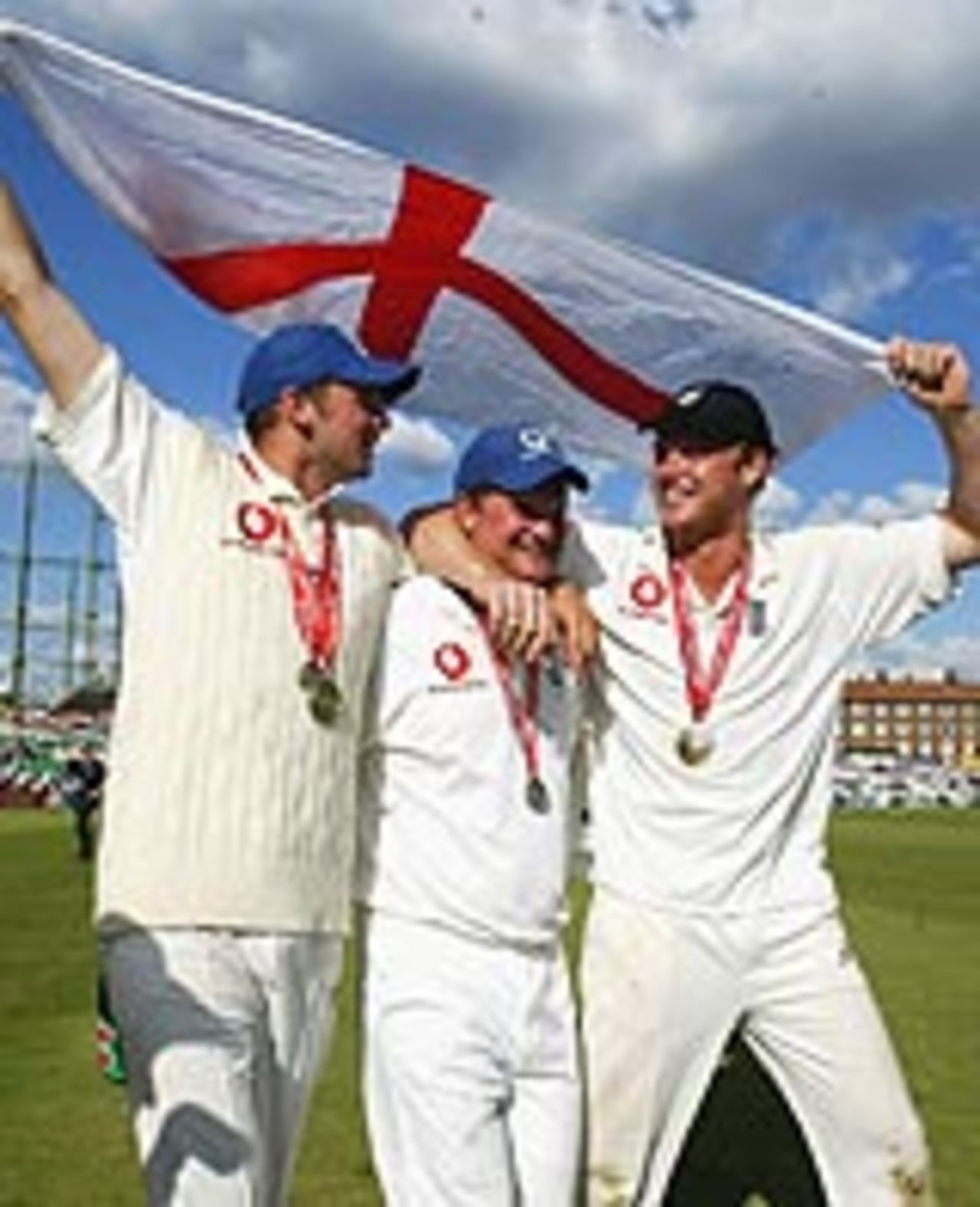 Steve Harmison, Robert Key and Andrew Flintoff take a lap of honour, as England complete the whitewash on the third day at The Oval