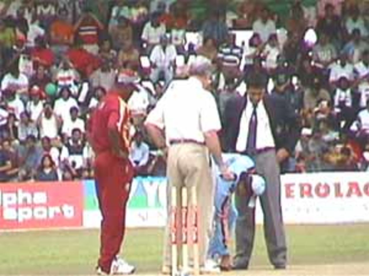 Brian Lara and Ganguly at the toss, India v West Indies (3rd ODI), Coca-Cola Singapore Challenge, 1999-2000, Kallang Ground, Singapore, 5 Sep 1999.