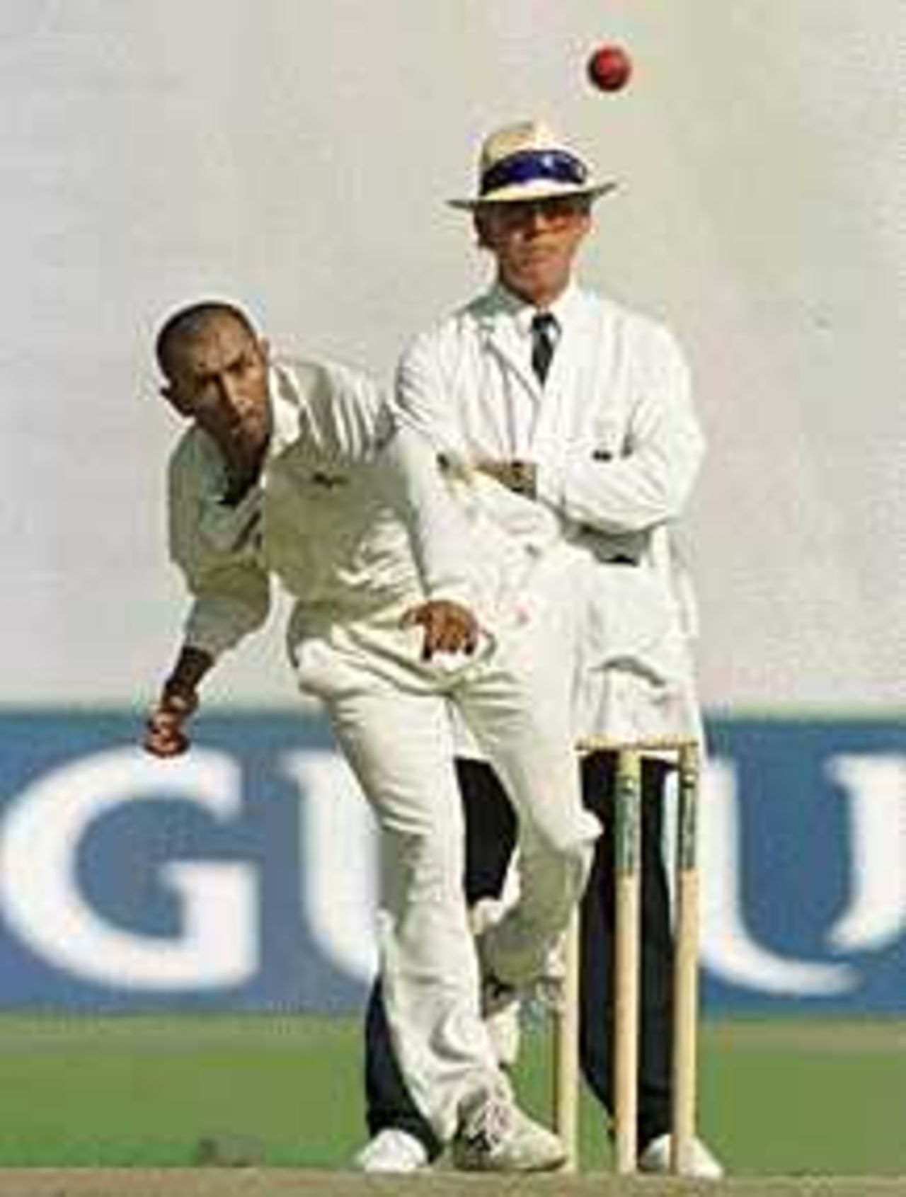 Minal Patel in bowling action, County Championship, Lancashire v Kent, 8-11 September 1999