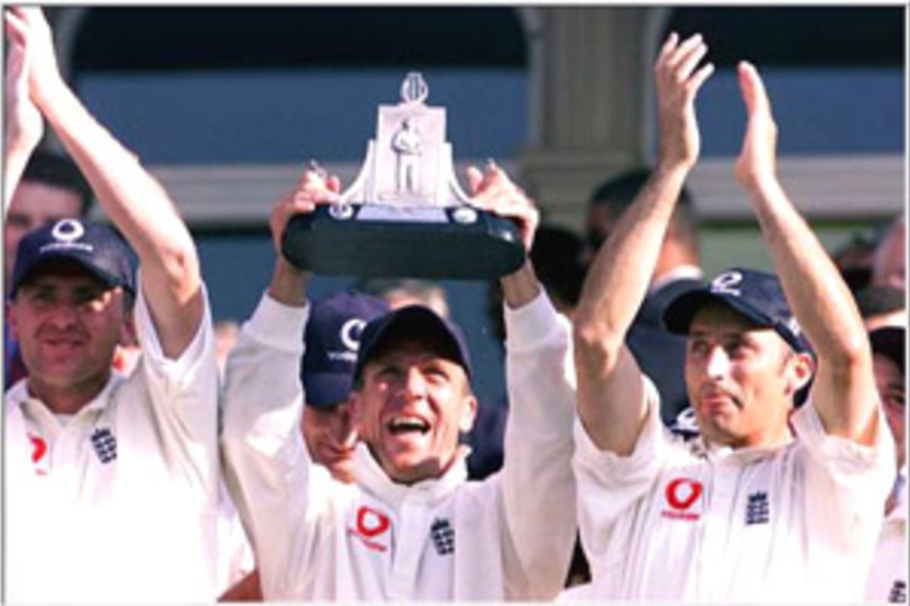 4 Sep 2000: Alec Stewart and Nasser Hussain of England celebrates the series win during the final day of the fifth Cornhill Insurance Test match between England and the West Indies at the Oval, London.