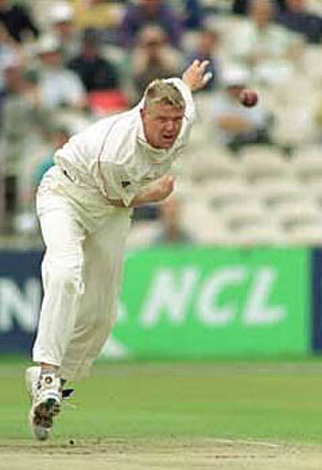 Peter Martin back in action, PPP healthcare County Championship Division One, 2000, Lancashire v Somerset, Old Trafford, Manchester, 08-10 September 2000 (Day 1).