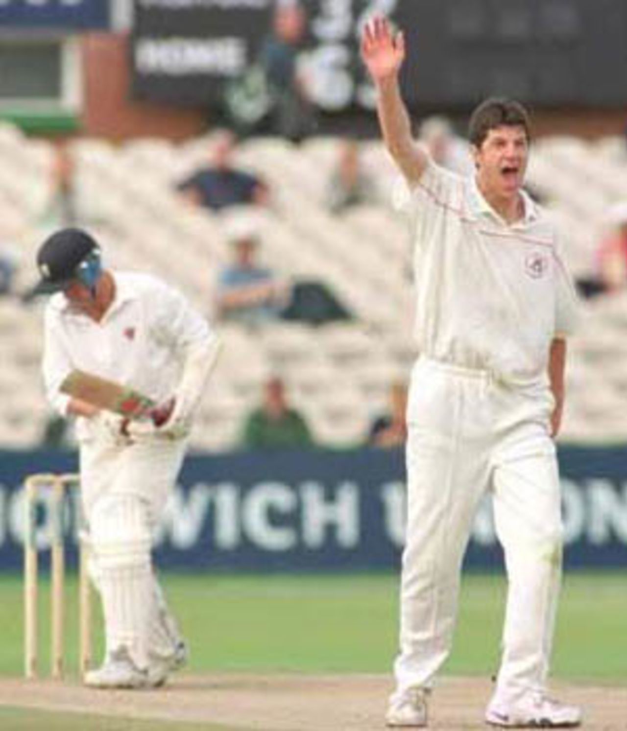 Mike Smethurst appeals for an LBW against Bowler, PPP healthcare County Championship Division One, 2000, Lancashire v Somerset, Old Trafford, Manchester, 08-10 September 2000 (Day 3).