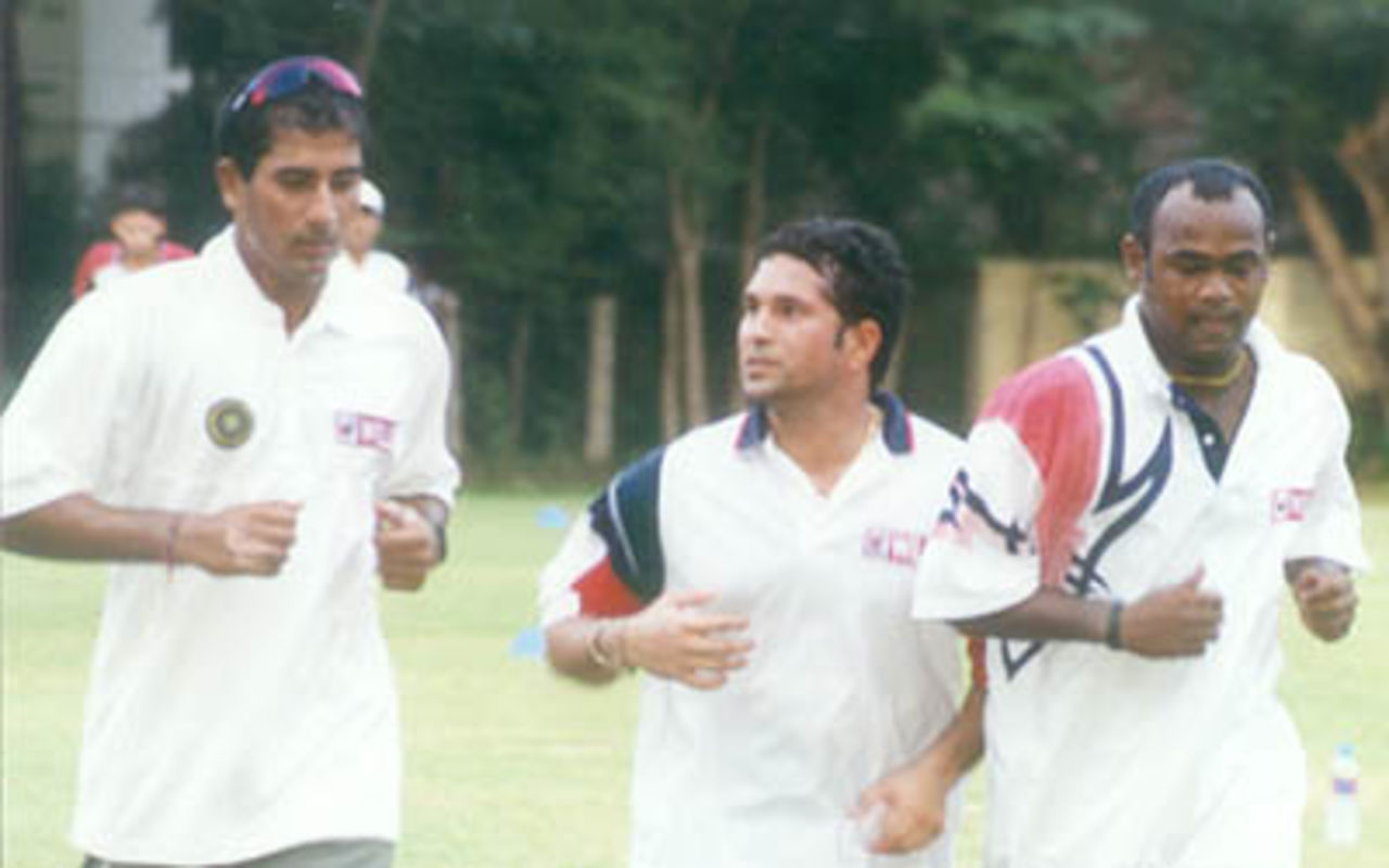 Ramesh, Kambli and Tendulkar take a short jog on the first day of the camp, MRF Pace Foundation, Chennai, 14 Sep 2000.