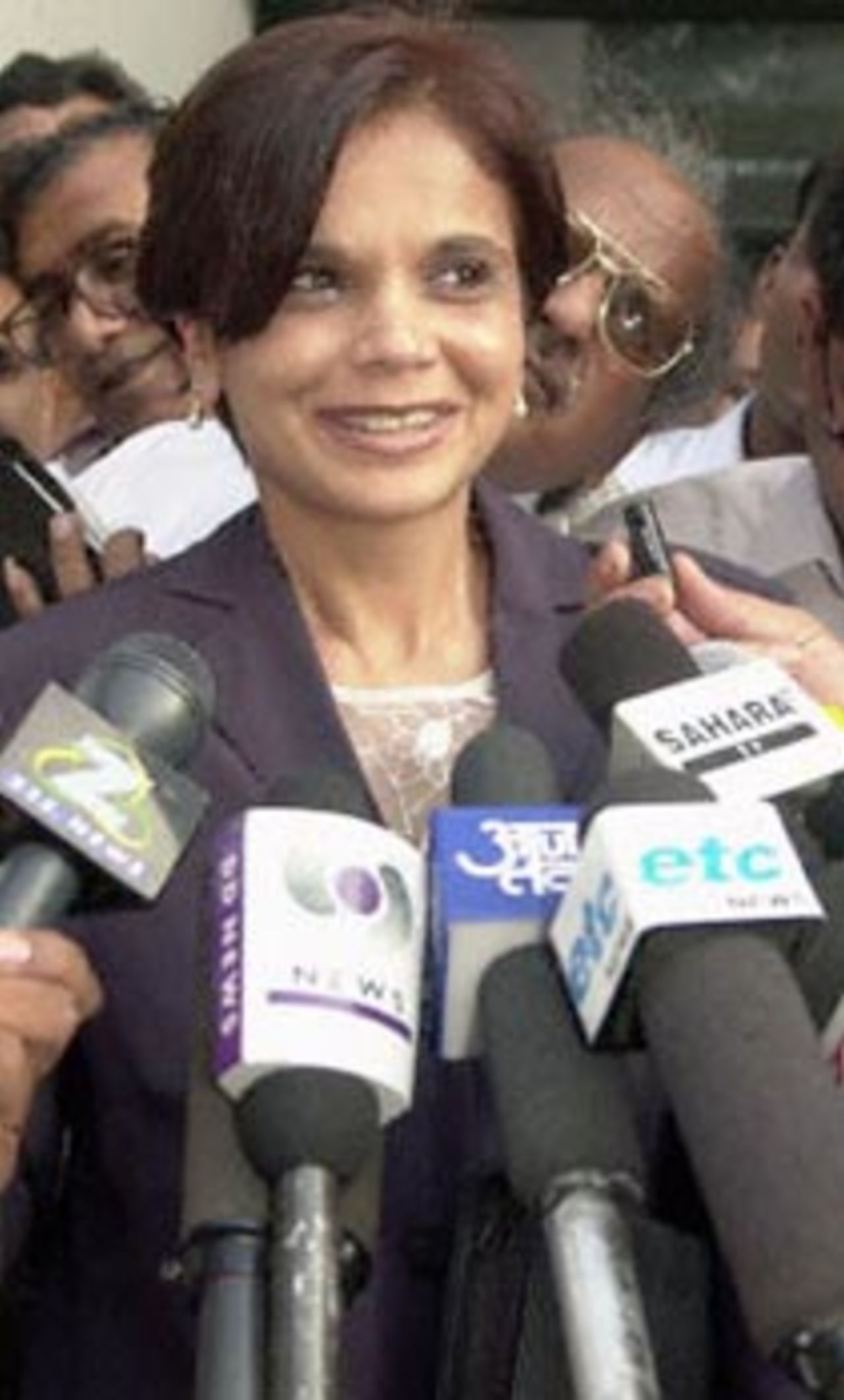 Shamila Batohi (C), South Africa's chief prosecutor in the King Commission of inquiry into corruption in Cricket, talks to reporters in front of the Central Bureau of Investigation (CBI) office in New Delhi, 20 September 2000, after her meeting with bureau officials. Batohi, said though she didnt manage to get hold of the 'Cronjie tapes' which allegedly details disgraced South African skipper Hansie Cronje's conversations with an Indian bookie, she did get hold of the transcripts from Indian officials.