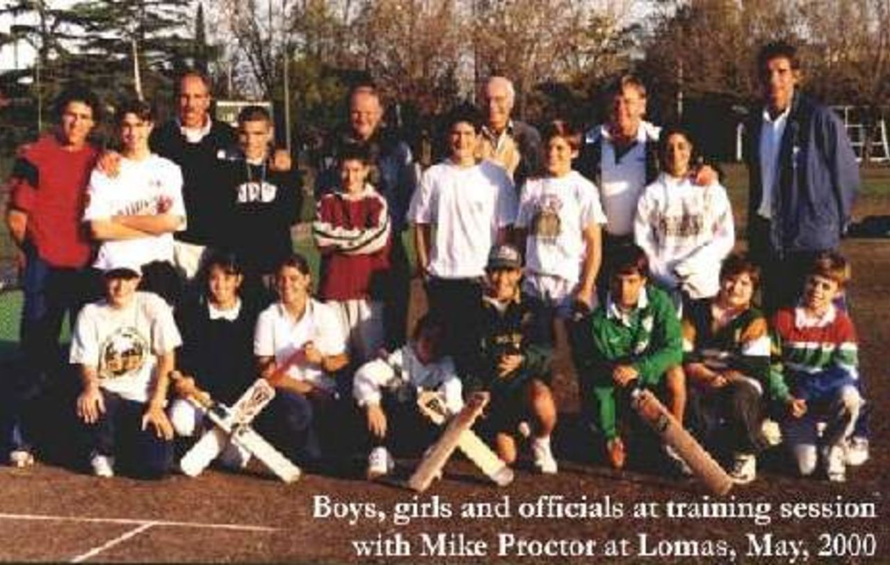 Boys, girls and officials at training session with Mike Procter at Lomas, May 2000