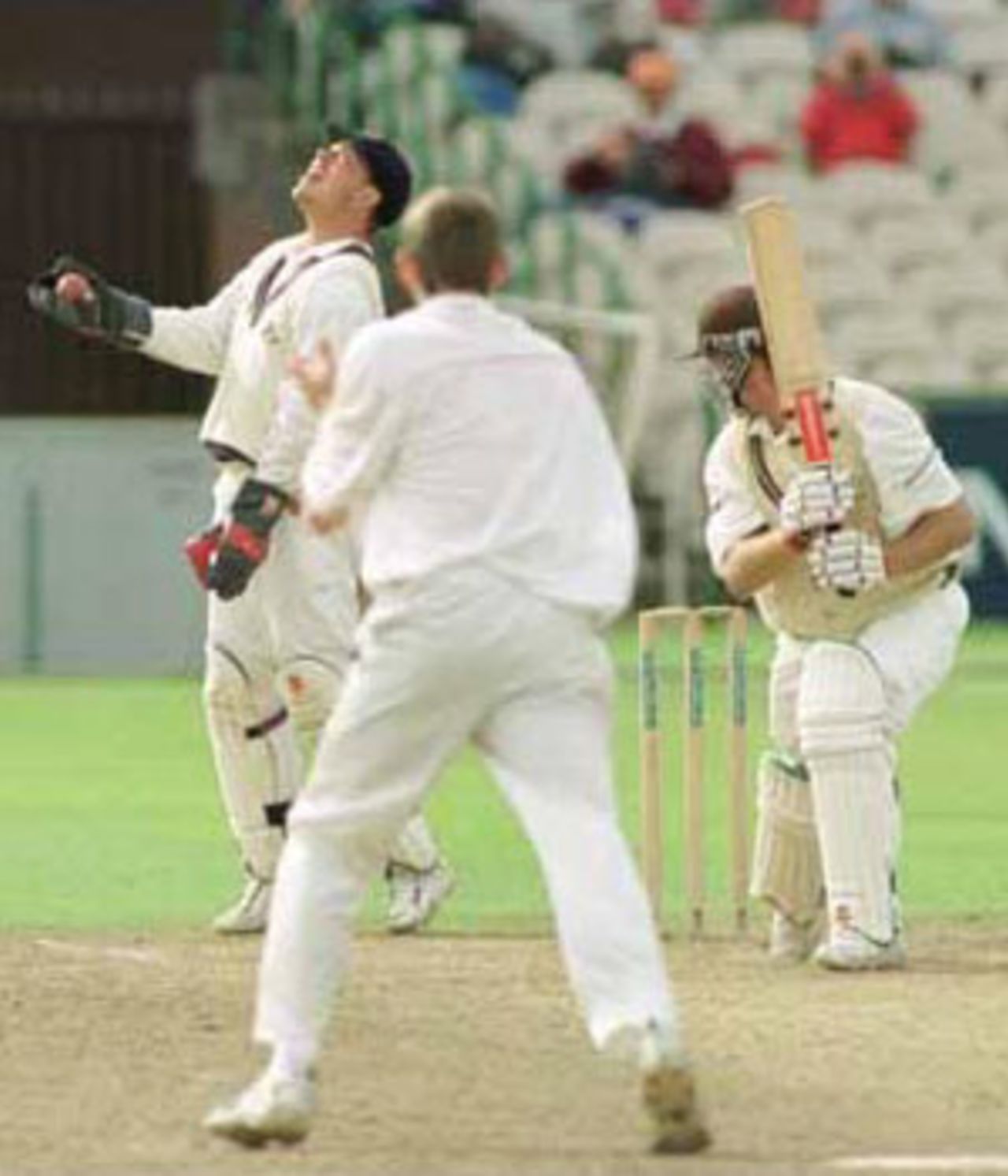 Warren Hegg catches out Ian Salisbury, PPP healthcare County Championship Division One, 2000, Lancashire v Surrey, Old Trafford, Manchester, 13-16 September 2000(Day 2).