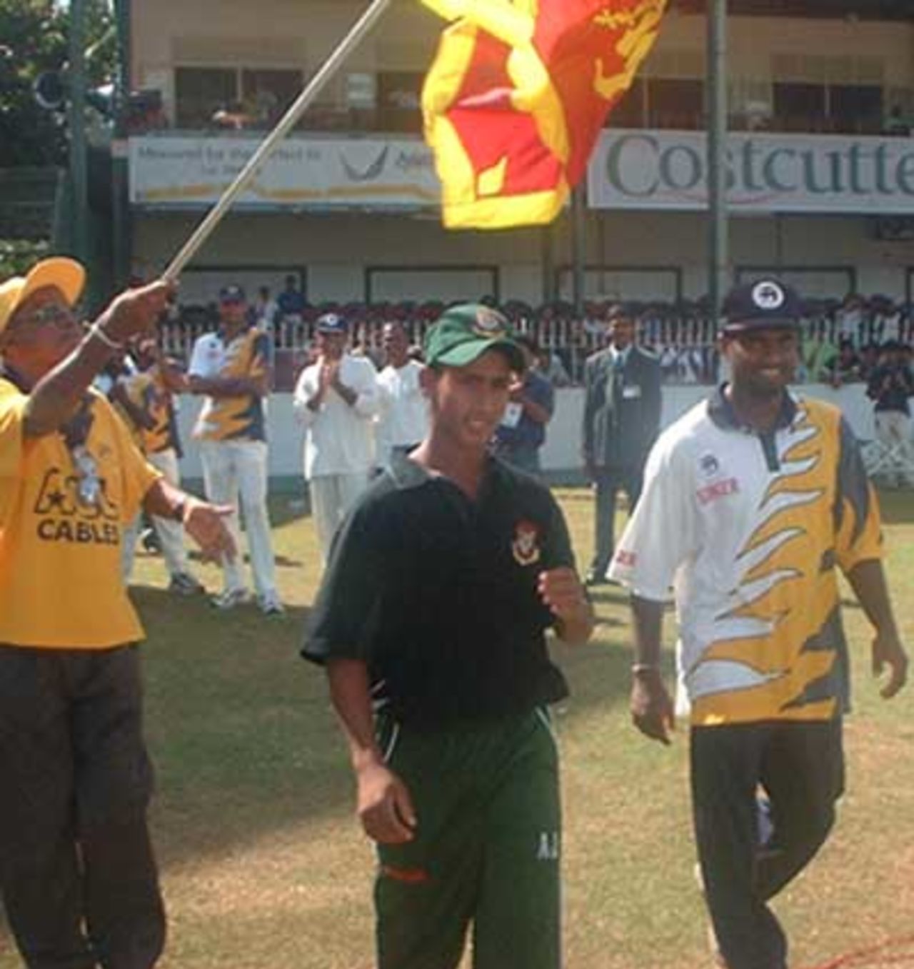 Joint man of the match winners, Muralitharan and Ashraful, Asian Test Championship 2001-02, 2nd Match, Sri Lanka v Bangladesh, Sinhalese Sports Club Ground, Colombo.