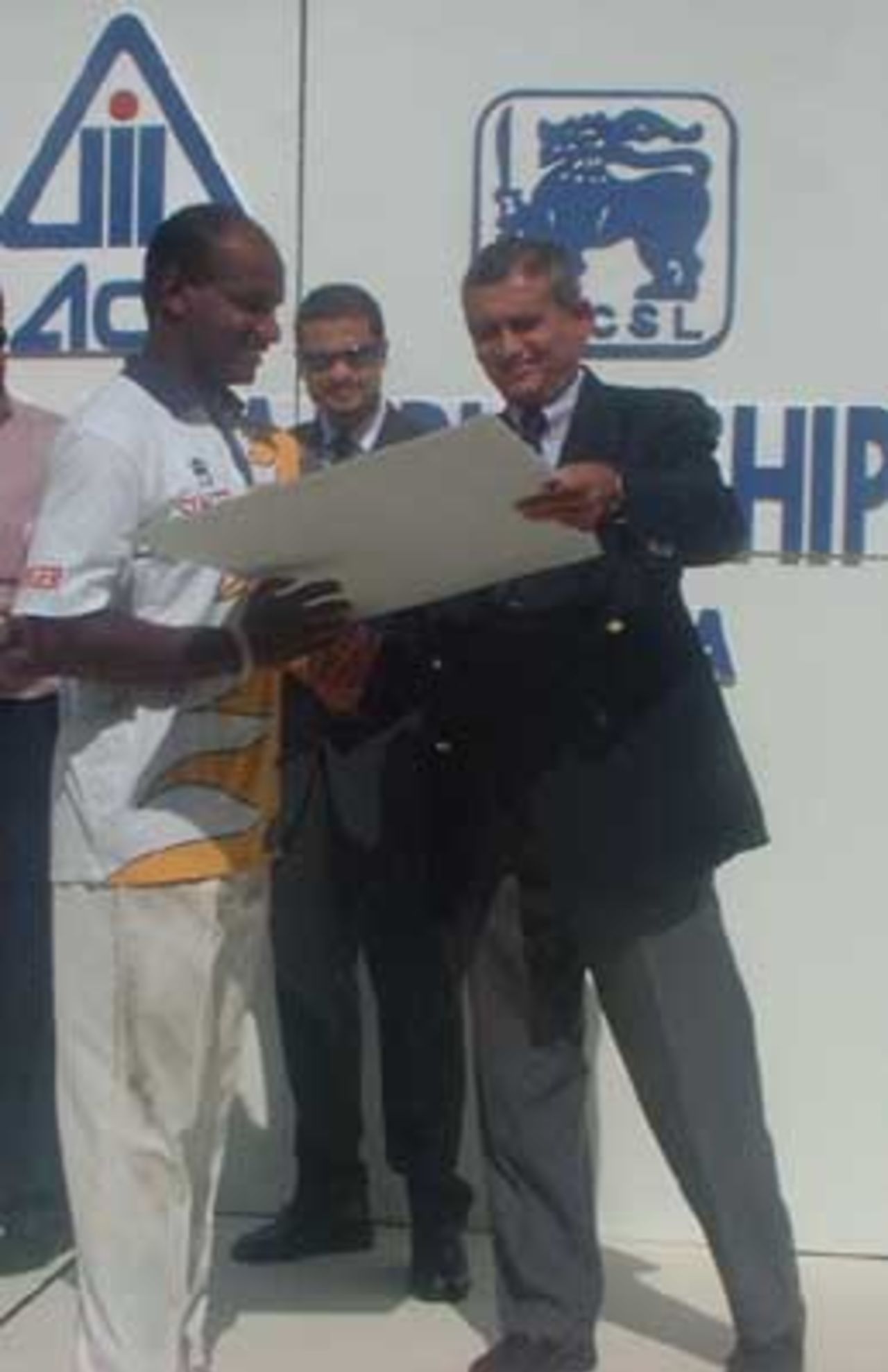 Jayasuriya collects the winners cheque, Asian Test Championship 2001-02, 2nd Match, Sri Lanka v Bangladesh, Sinhalese Sports Club Ground, Colombo.