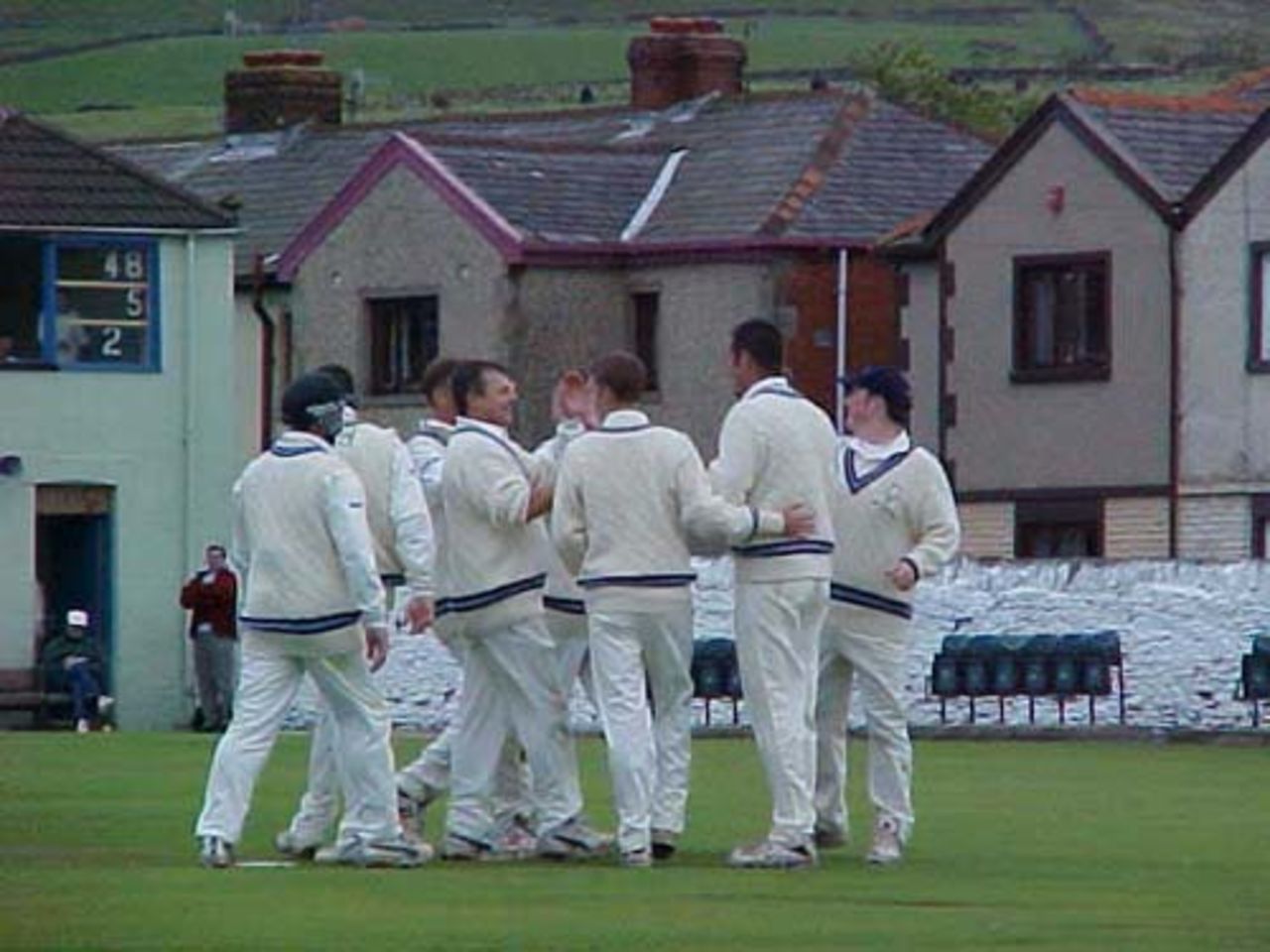 Ayres took his third catch off Ormerod to dismiss Neil Holmes