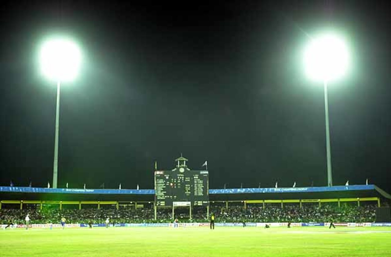 Sri Lanka v Pakistan, 1st One Day International, R.Premadasa Stadium, Colombo, 12 September 2002