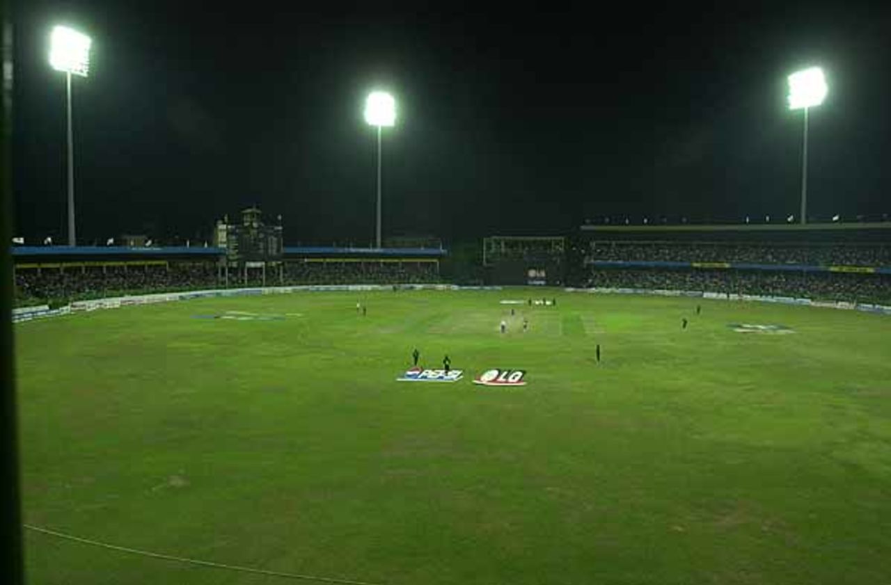 Sri Lanka v Pakistan, 1st One Day International, R.Premadasa Stadium, Colombo, 12 September 2002