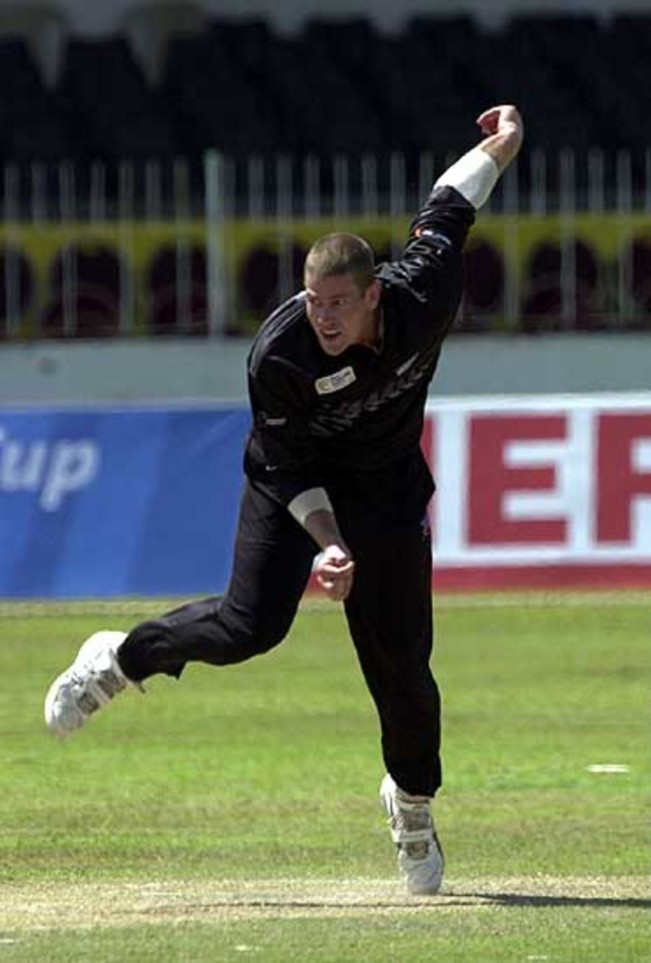 ICC Champions Trophy, Bangladesh v New Zealand, 23rd September 2002, Colombo (SSC)