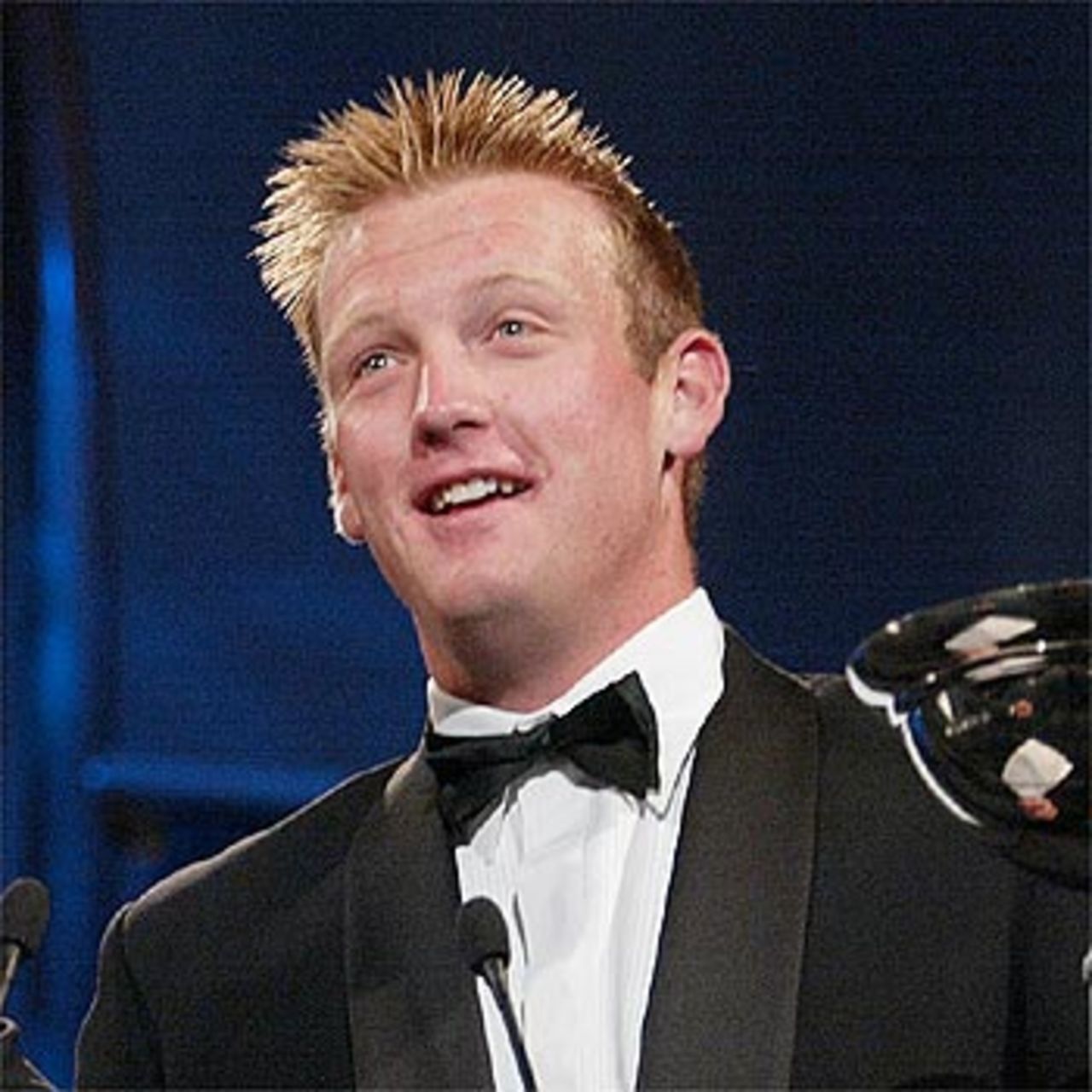 11 Feb 2002: Simon O'Donnell interviews Australian Under-19s captain Cameron White, during the Allan Border Medal dinner, held at the Crown Palladium, Melbourne, Australia.