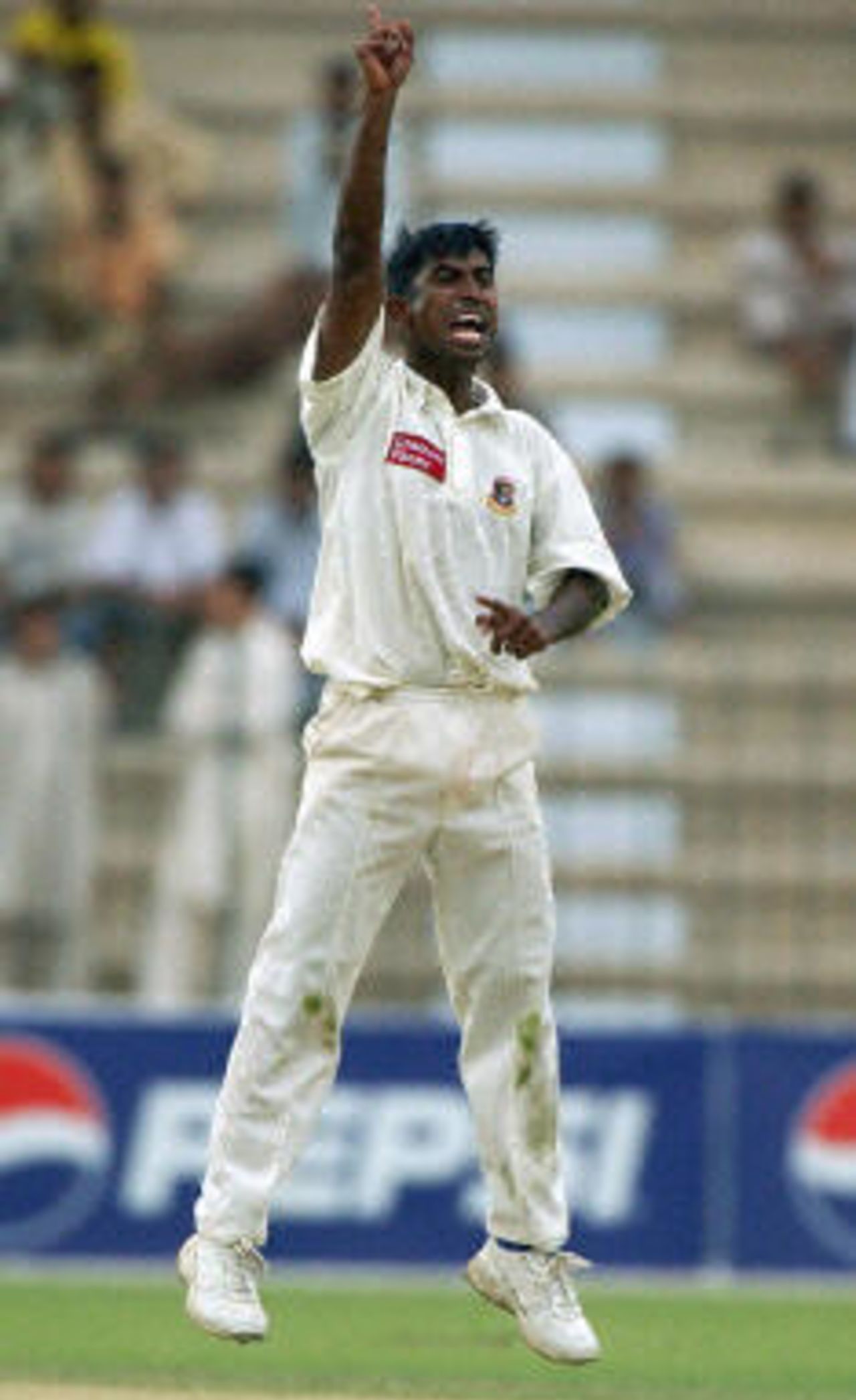 Tapash Baisya unsuccessfuly appeals for an LBW decision, Pakistan v Bangladesh, 3rd Test, Multan, September 5, 2003.