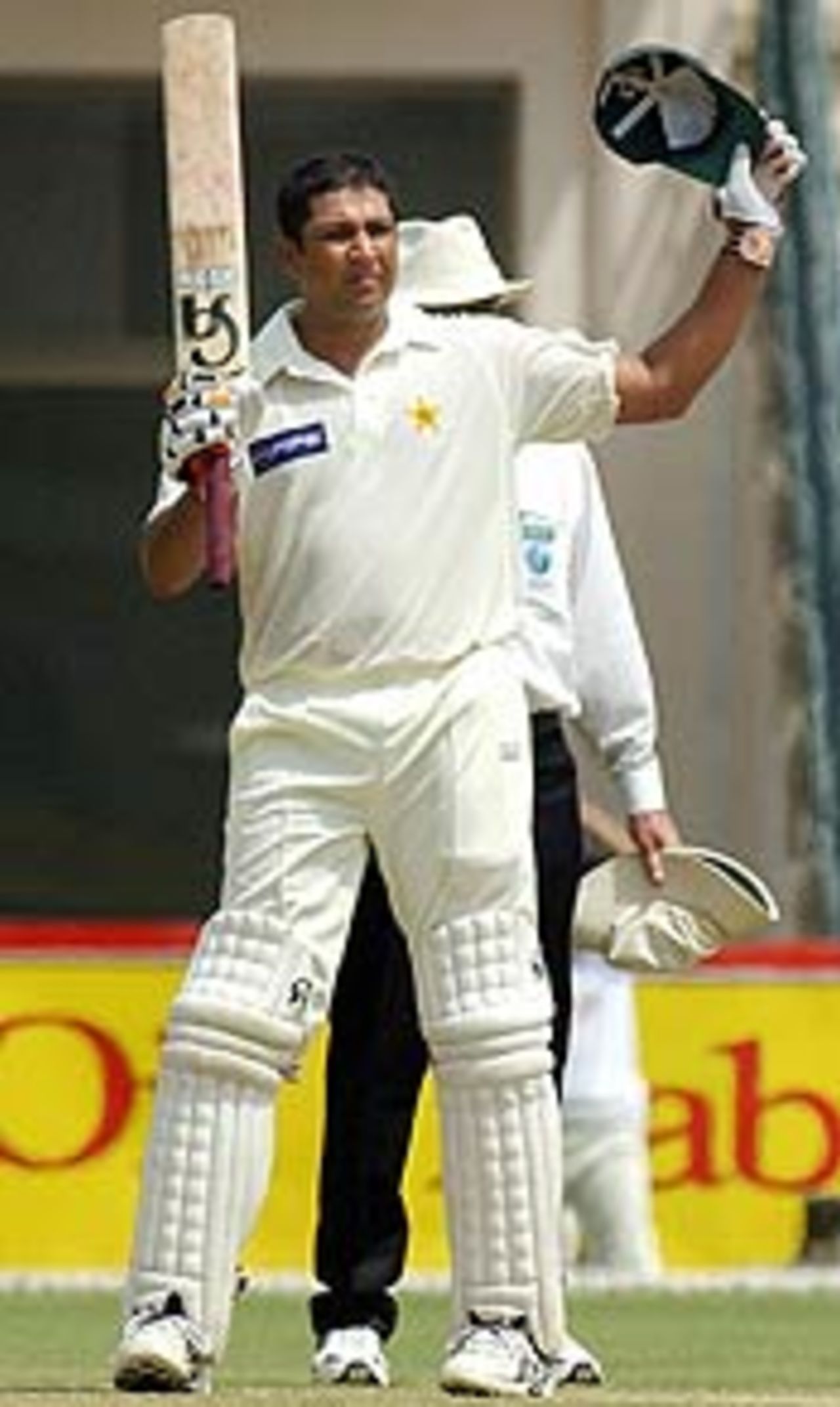 Inzamam-ul-Haq reaches his hundred, Pakistan v Bangladesh, 3rd Test, September 6, 2003