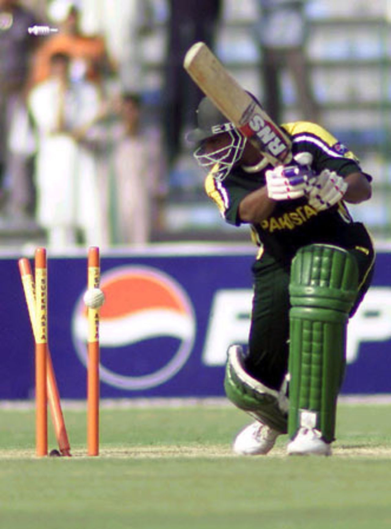 Yousuf Youhana plays on, Pakistan v Bangladesh, 3rd ODI, Lahore, September 15, 2003.