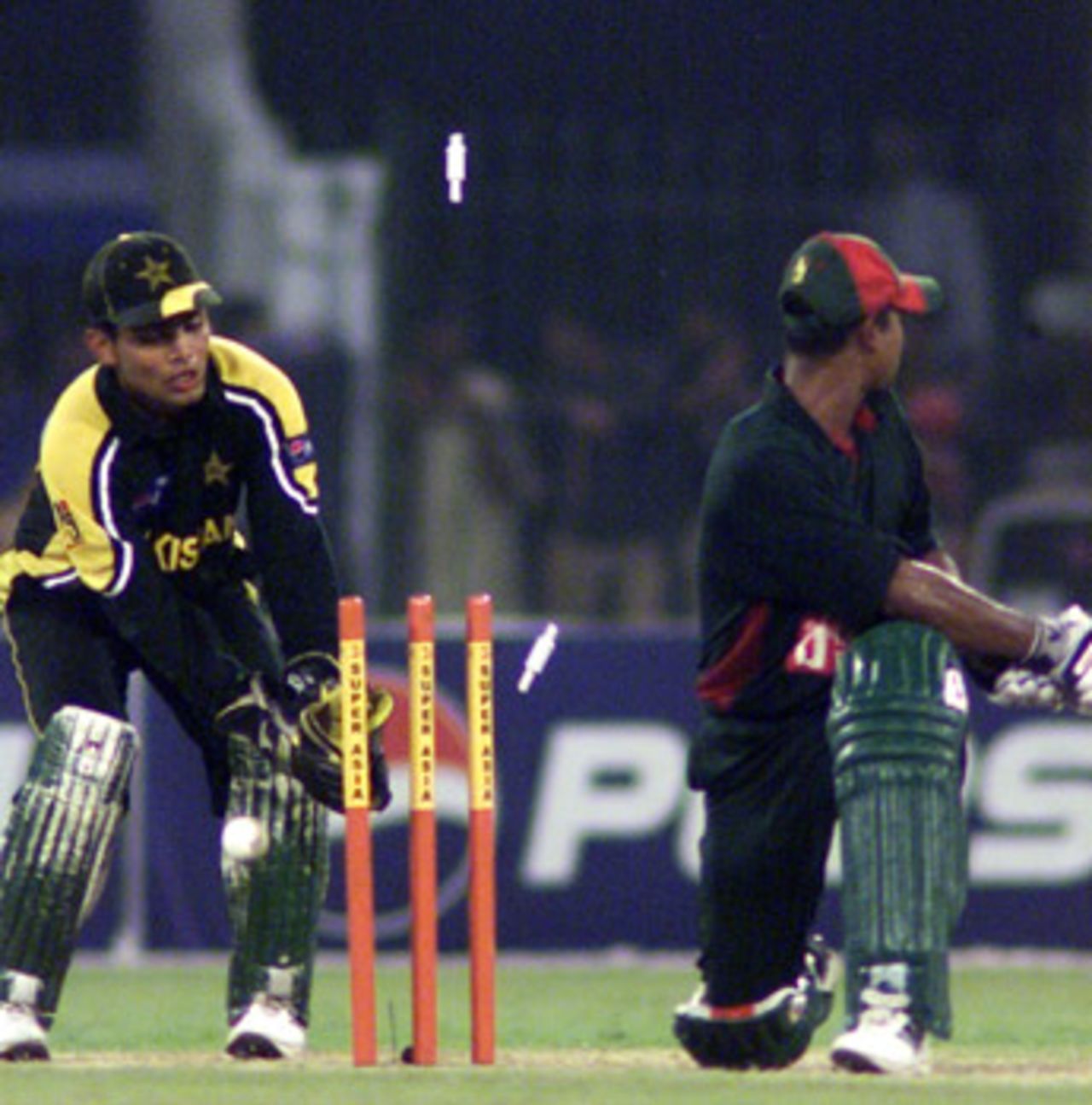 Hannan Sarkar clean bowled by Hafeez, Pakistan v Bangladesh, 3rd ODI, Lahore, September 15, 2003.