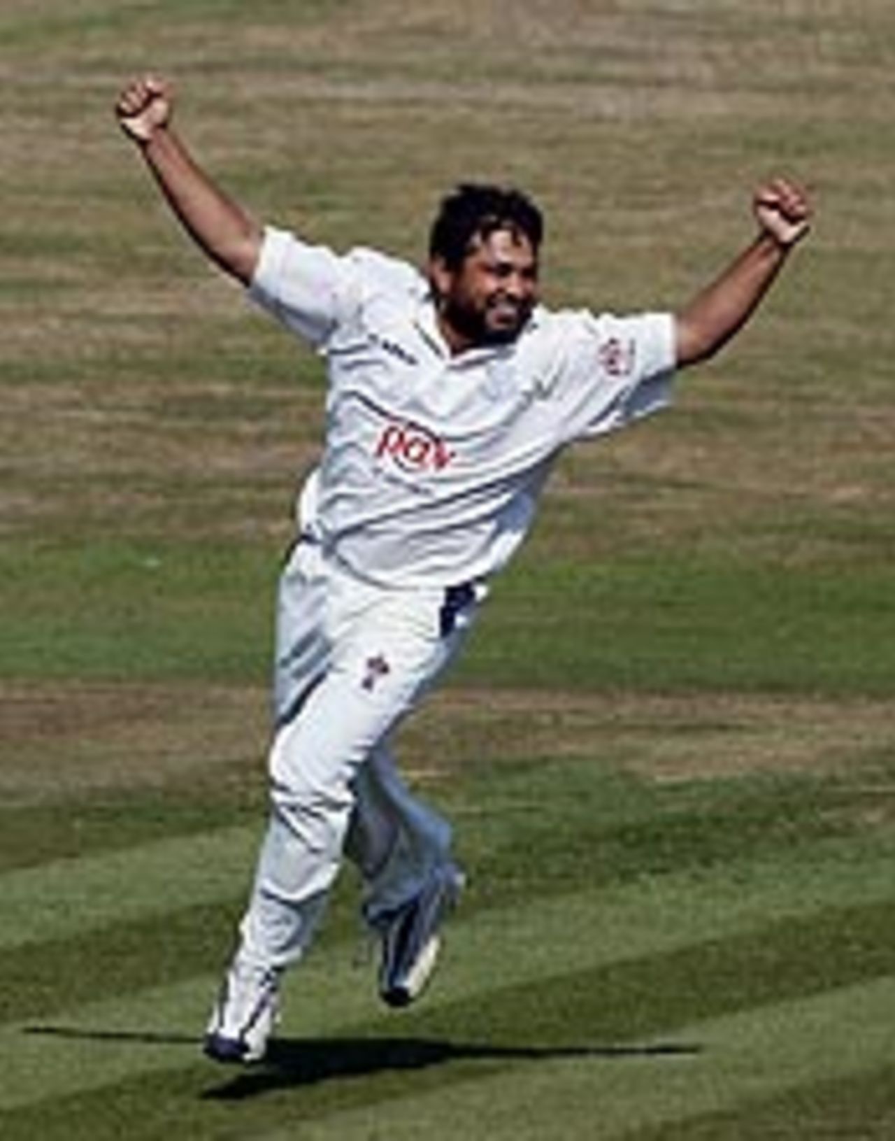 Mushtaq Ahmed takes his 100th wicket of the season, Sussex v Leicestershire, 17th September 2003