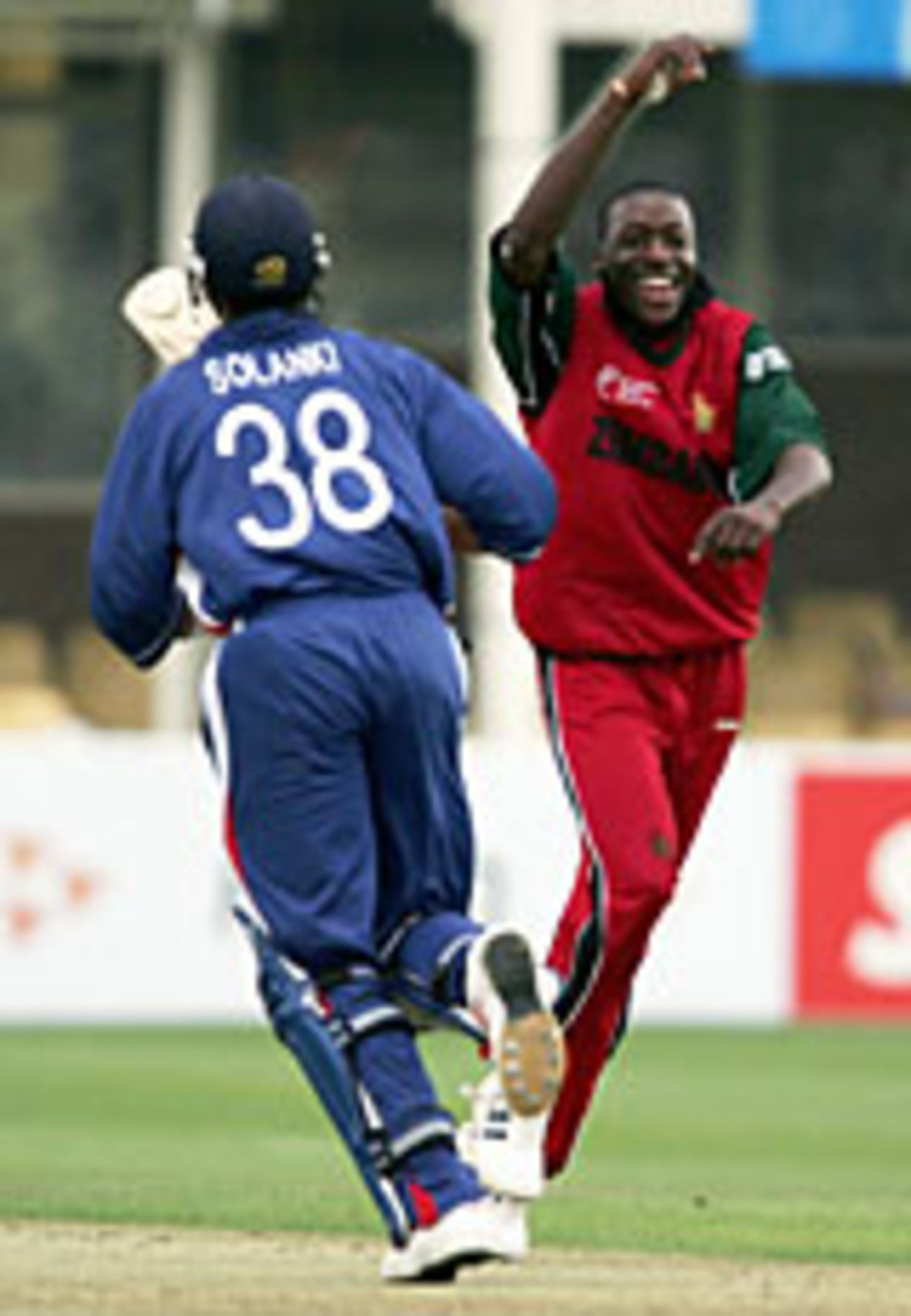 Vusi Sibanda celebrates taking the wicket of Vikram Solanki, England v Zimbabwe, ICC Champions Trophy, September 10 2004
