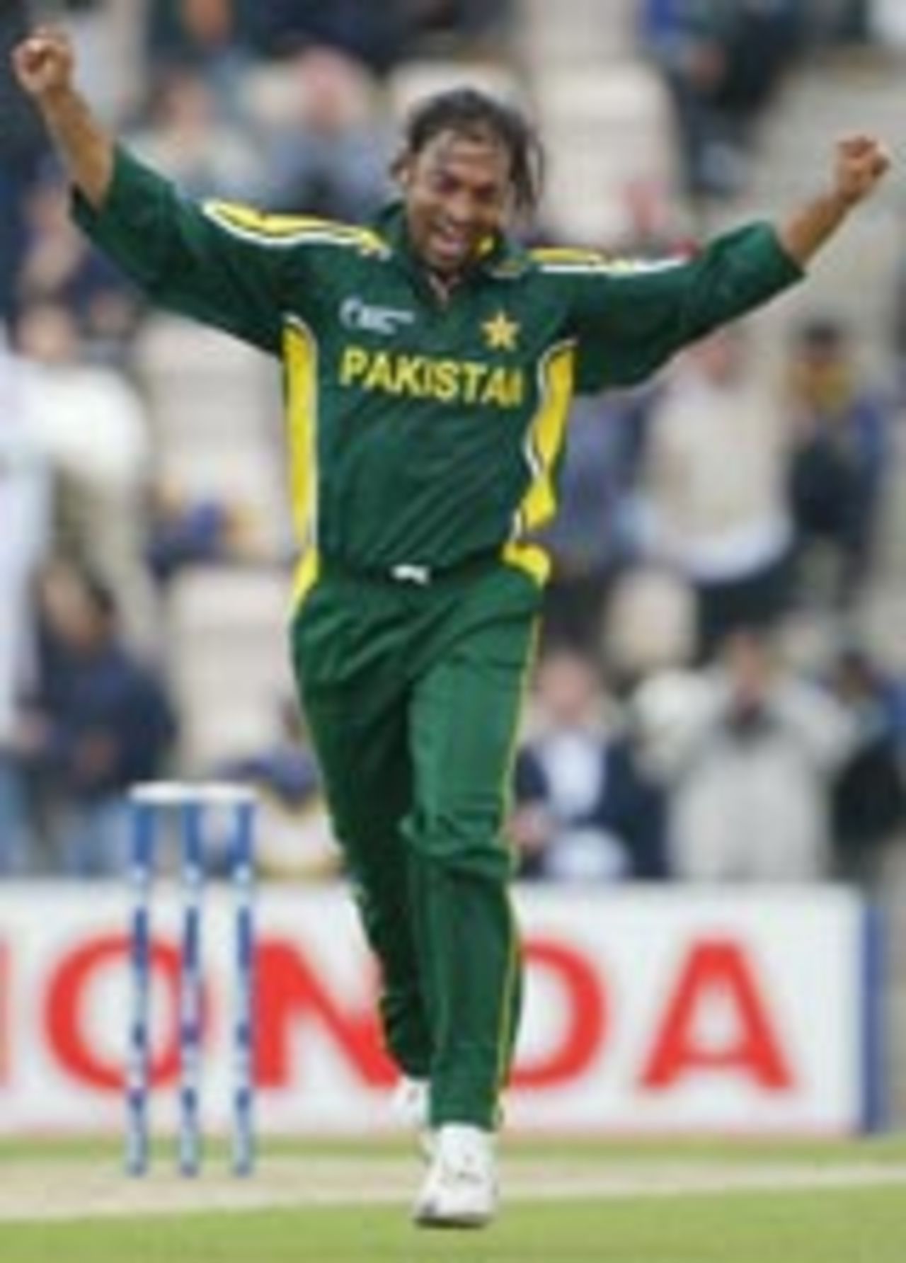 Shoaib Akhtar celebrates an early wicket, Pakistan v West Indies, ICC Champions Trophy, September 2 2004