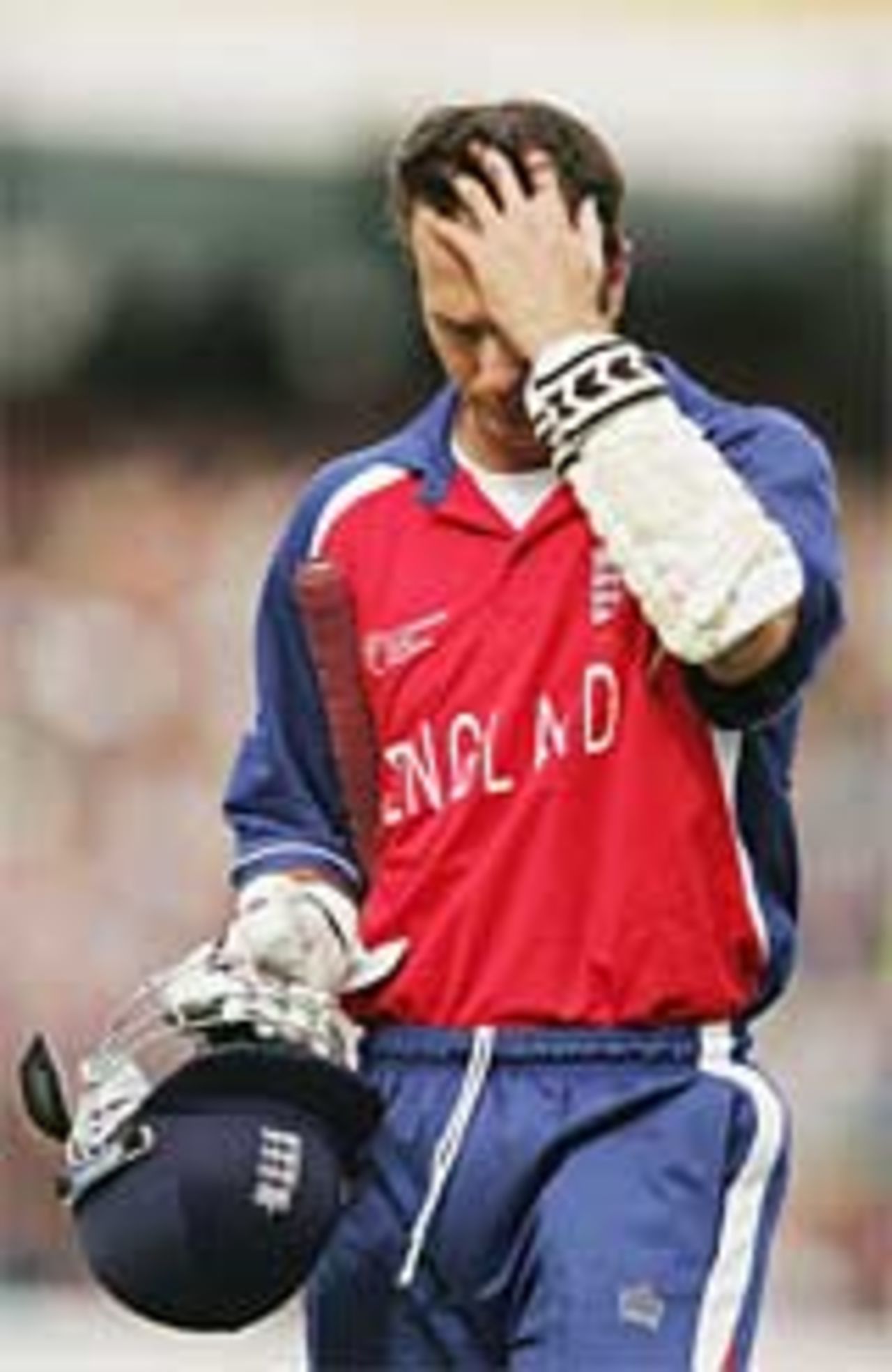 Michael Vaughan holds his head as he gets out, Champions Trophy final, The Oval, September 25