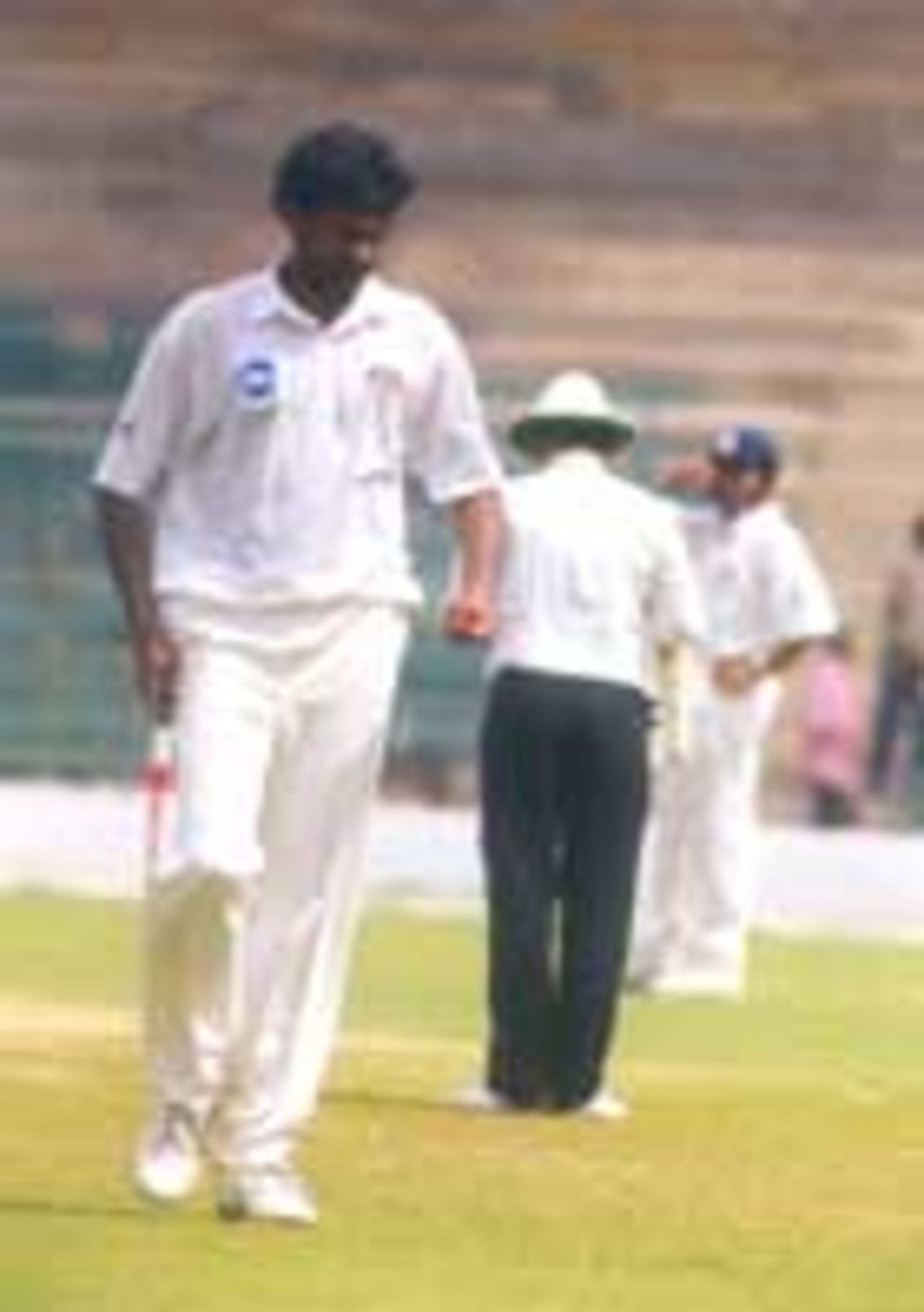 Javagal Srinath who picked up six wickets in the Rest of India innings, Chinnaswamy Stadium, Irani Trophy, 1999-2000, Bangalore