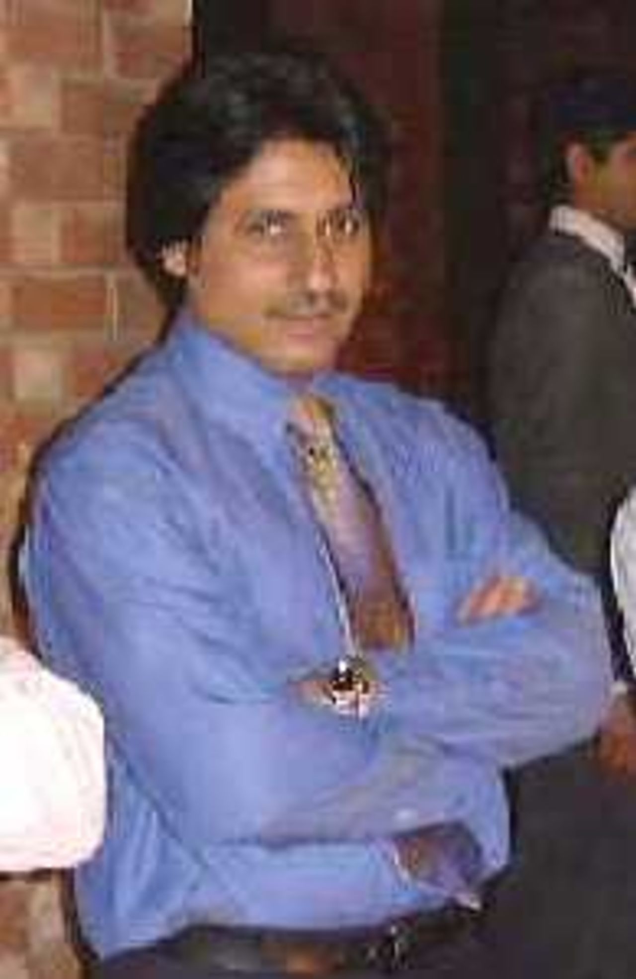 Rameez Raja, Member PCB Advisory Board at the series logo unveiling ceremony, Gadaffi Stadium Lahore, Oct 1, 2000