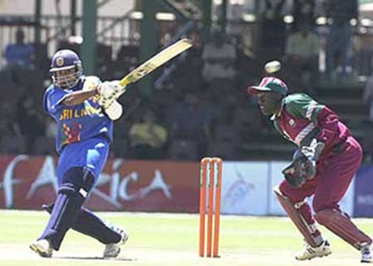 Jayawardene pulls the ball on his way to 72, ICC KnockOut, 2000/01, 2nd Preliminary Quarter Final, Sri Lanka v West Indies, Gymkhana Club Ground, Nairobi, 04 October 2000.
