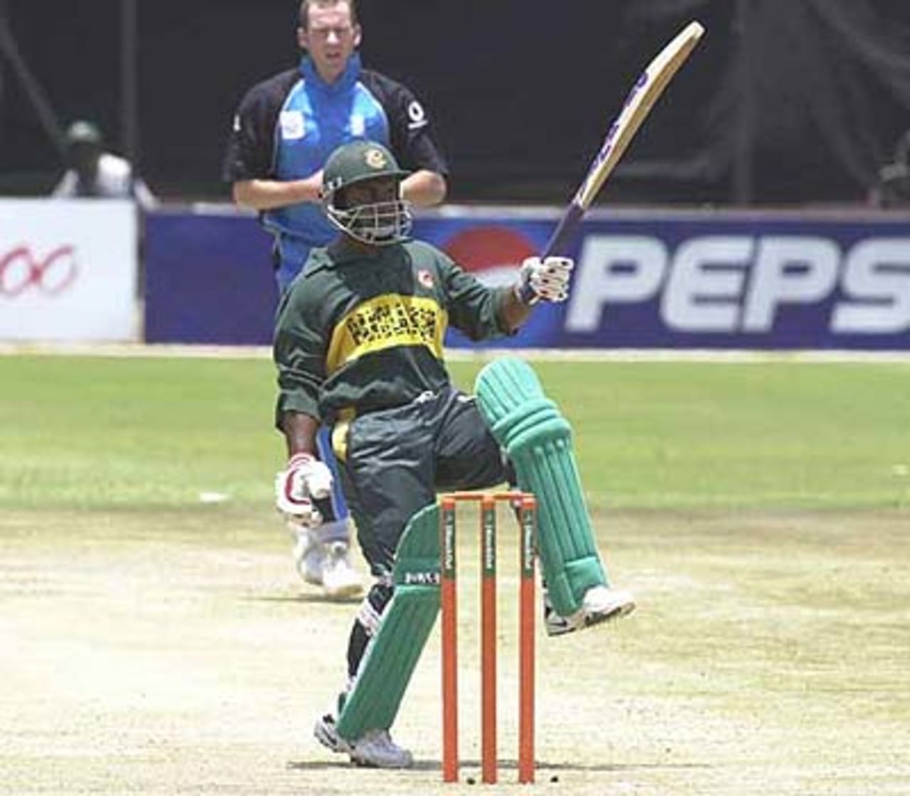 Naimur Rahman pulls the ball to backward of square , ICC KnockOut, 2000/01, 3rd Preliminary Quarter Final, Bangladesh v England, Gymkhana Club Ground, Nairobi, 05 October 2000.