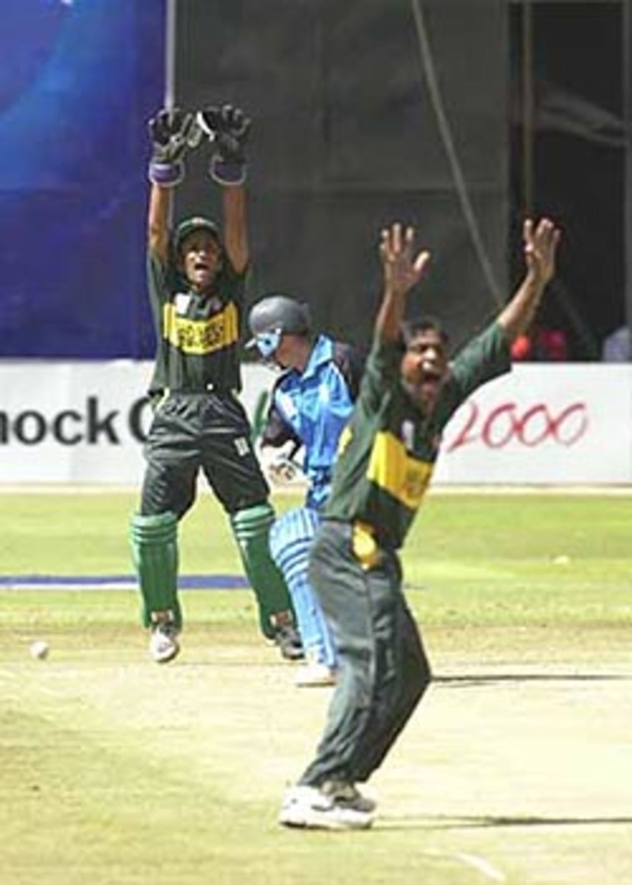 Rafique along with his keeper appeal for a leg before against Hussain, ICC KnockOut, 2000/01, 3rd Preliminary Quarter Final, Bangladesh v England, Gymkhana Club Ground, Nairobi, 05 October 2000.