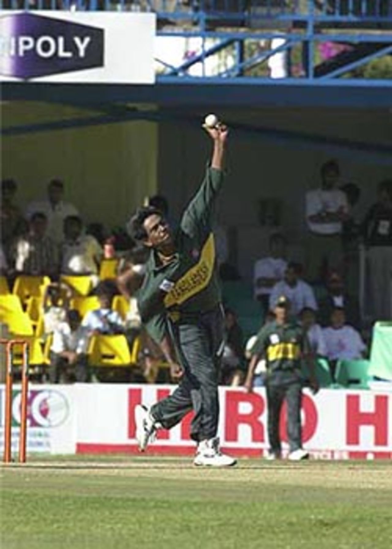Rafique in action against England in the ICC KnockOut tournament, ICC KnockOut, 2000/01, 3rd Preliminary Quarter Final, Bangladesh v England, Gymkhana Club Ground, Nairobi, 05 October 2000.