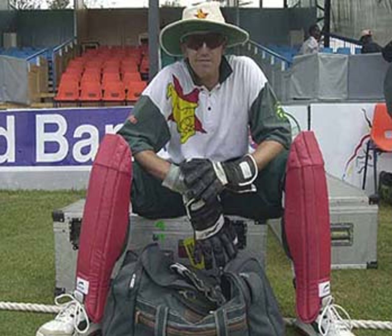 Andy Flower at a practice session before their encounter against New Zealand, ICC KnockOut, 2000/01, Gymkhana Club Ground, Nairobi, 06 October 2000.