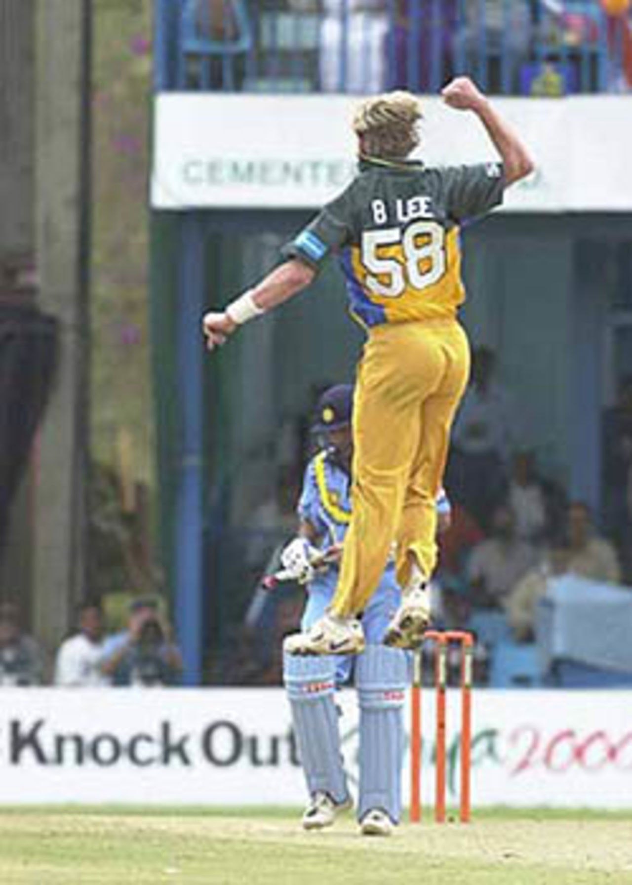 Brett Lee celebrates the fall of Indian Keeper Vijay Dahiya, ICC KnockOut, 2000/01, 1st Quarter Final, Australia v India, Gymkhana Club Ground, Nairobi, 07 October 2000.