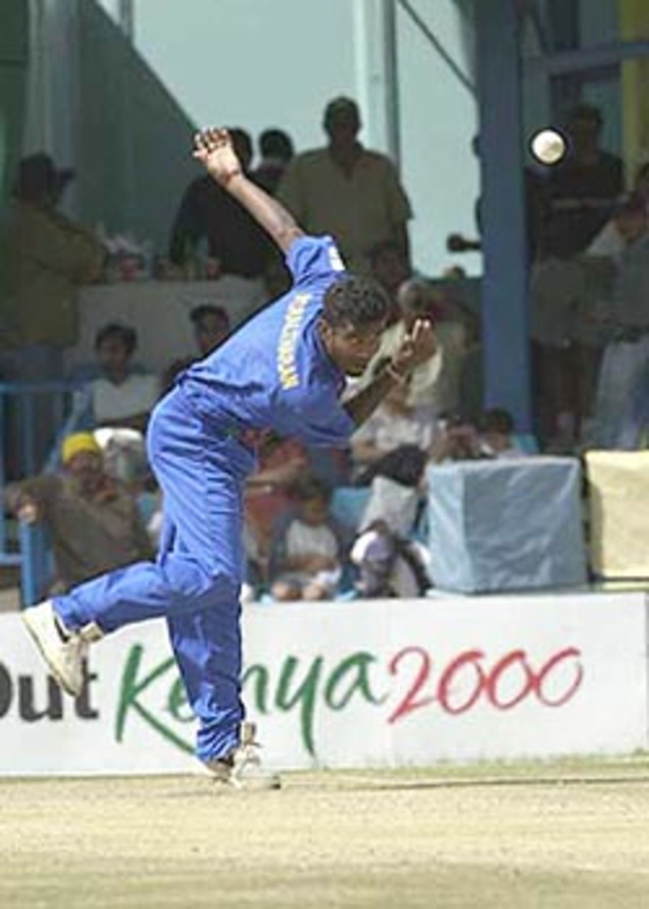 Mutiah Muralitharan lets rip one of his trademark offspinners, ICC KnockOut, 2000/01, 2nd Quarter Final, Pakistan v Sri Lanka, Gymkhana Club Ground, Nairobi, 08 October 2000.