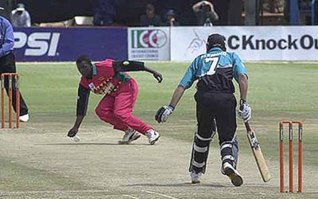 Stephen Fleming plays the ball down the wicket to Mluleki Nkala, ICC KnockOut, 2000/01, 3rd Quarter Final, New Zealand v Zimbabwe, Gymkhana Club Ground, Nairobi, 09 October 2000.