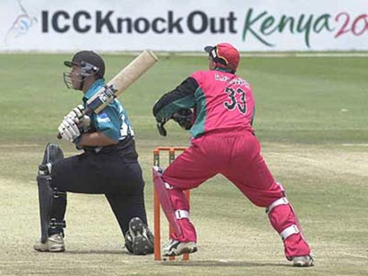 Craig McMillan pulls to square of the wicket, ICC KnockOut, 2000/01, 3rd Quarter Final, New Zealand v Zimbabwe, Gymkhana Club Ground, Nairobi, 09 October 2000.
