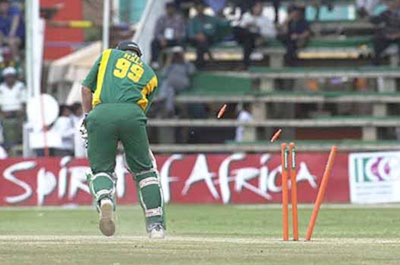 Zaheer Khan bowls a perfect yorker to dismiss Hall. ICC KnockOut 2000/01, 2nd Semi Final, India v South Africa, Gymkhana Club Ground, Nairobi, 13 October 2000