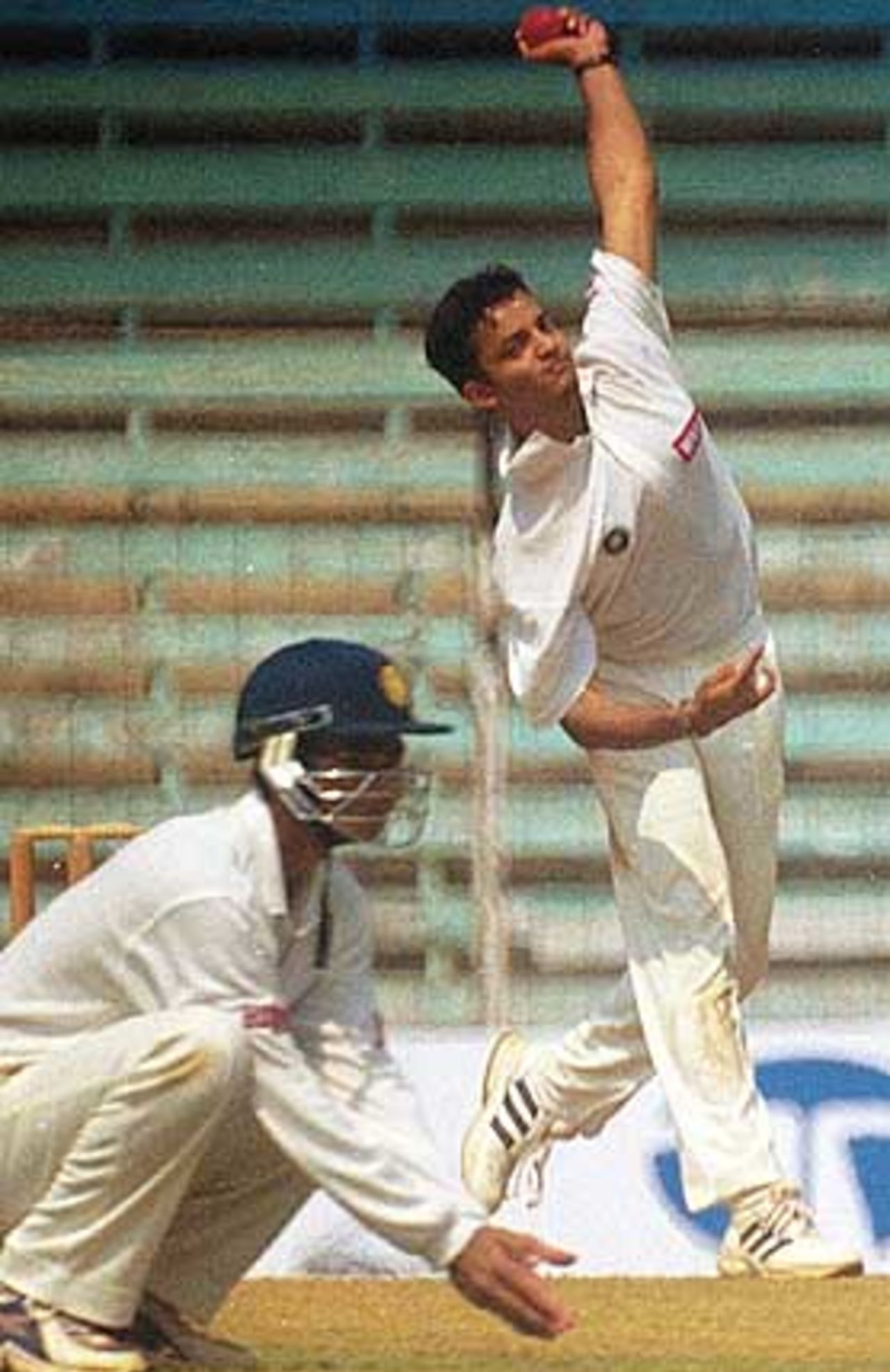 Murali Kartik in action at the Wankhede Stadium during the Irani Trophy, Irani Trophy, 2000/01, Mumbai v Rest of India, Wankhede Stadium, Mumbai, 13-17 October 2000 (Day 1).