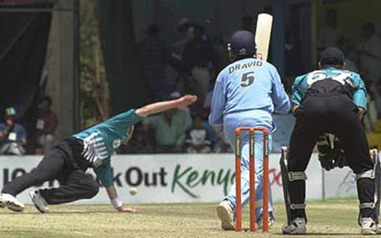 Dravid gets one past the close-in fielder as keeper Parore watches, ICC KnockOut, 2000/01, Final, India v New Zealand, Gymkhana Club Ground, Nairobi, 15 October 2000.