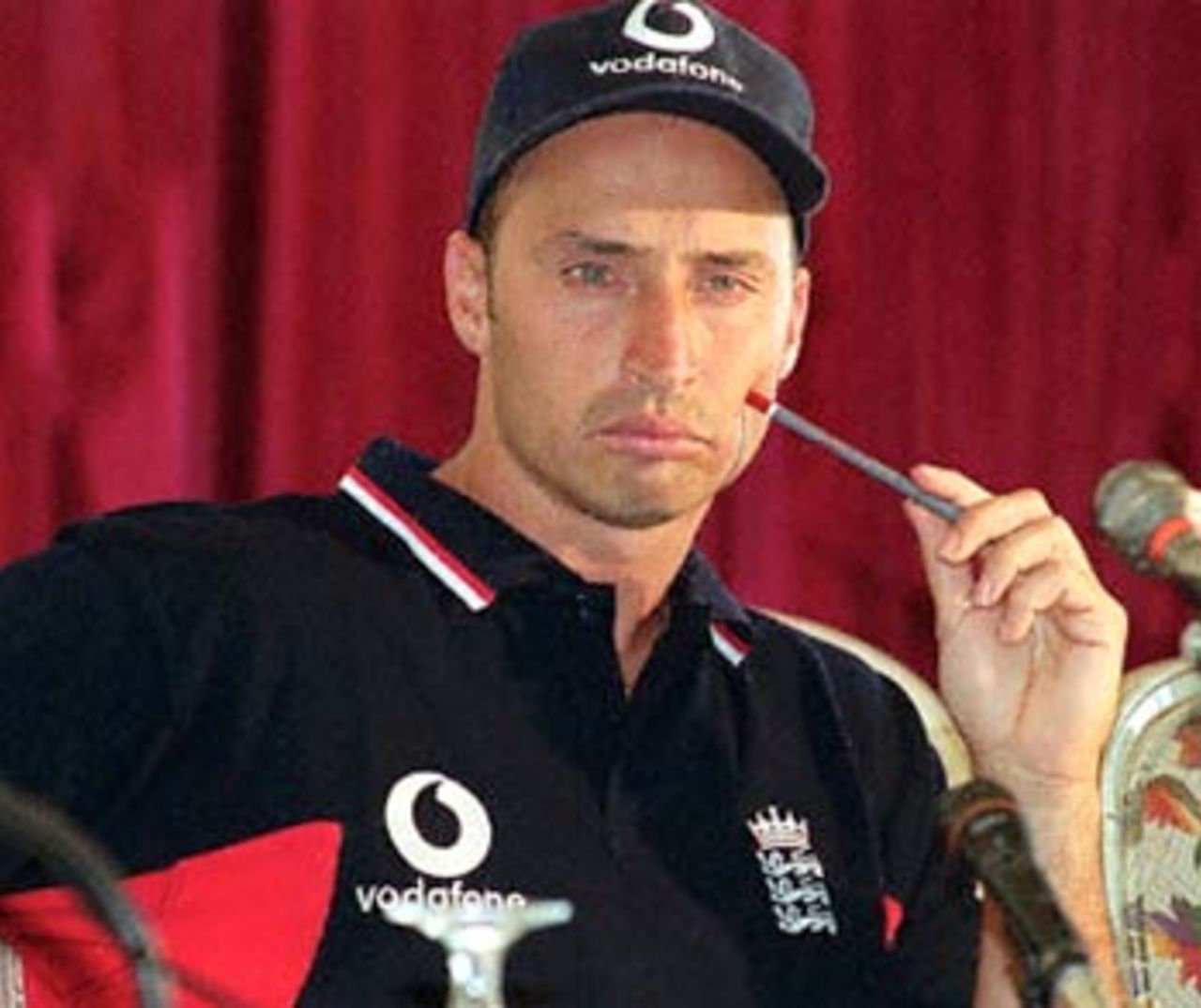 Naseer Hussain listen's carefully to a question during the press conference at Karachi, 16 October 2000