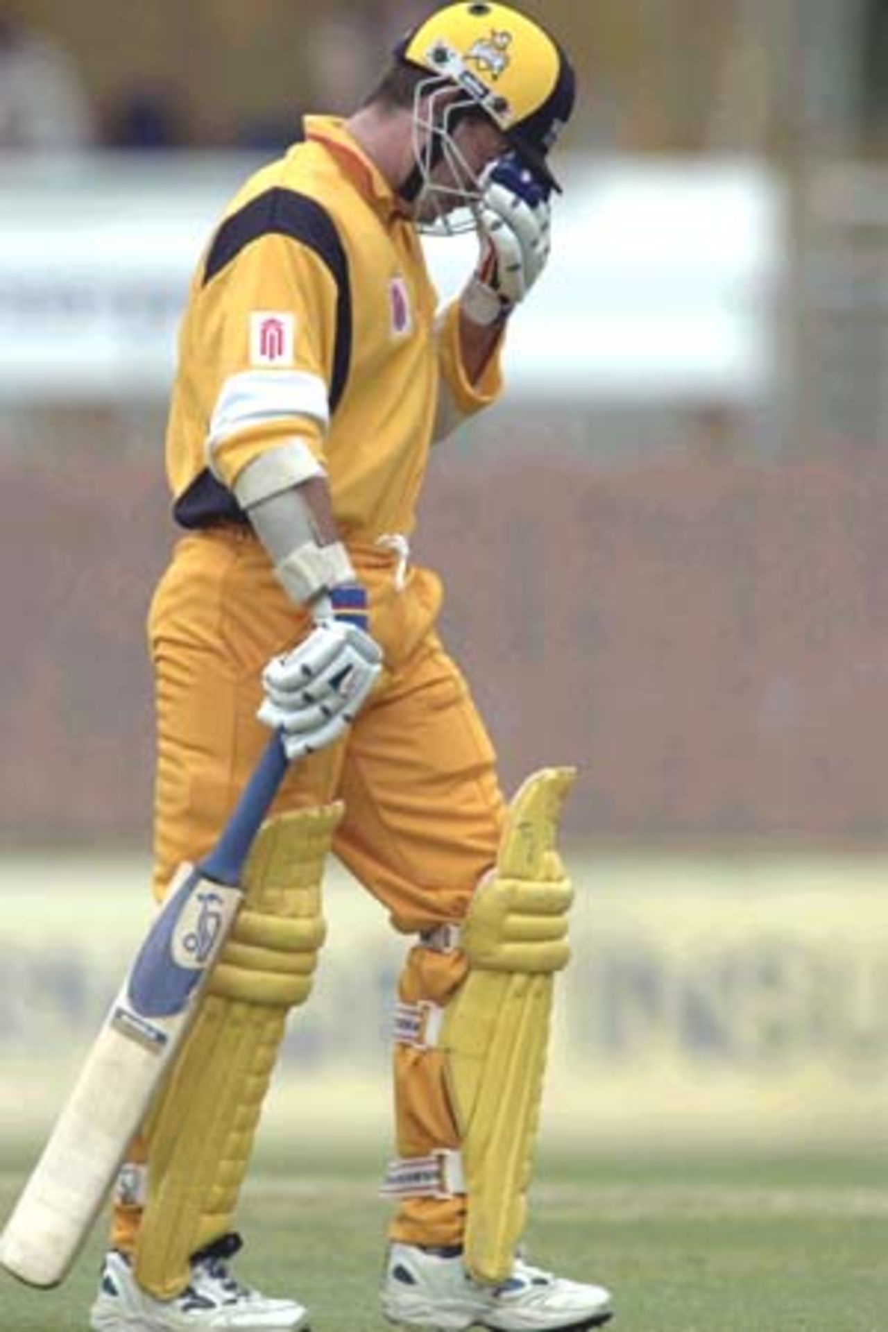 20 Oct 2000: Justin Langer of Western Australia leaves the field after making his third sucessive duck in the Mercantile Mutual Cup match between the Western Australian Warriors and South Australian Redbacks at the WACA ground in Perth, Australia.Langer was out bowled Swain caught Blewett.