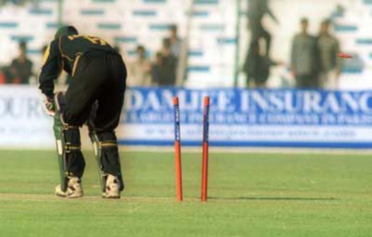 Imran Nazir's middle stump uprooted after scoring 30, England v Pakistan, 1st ODI at the National Stadium Karachi, 24 October 2000