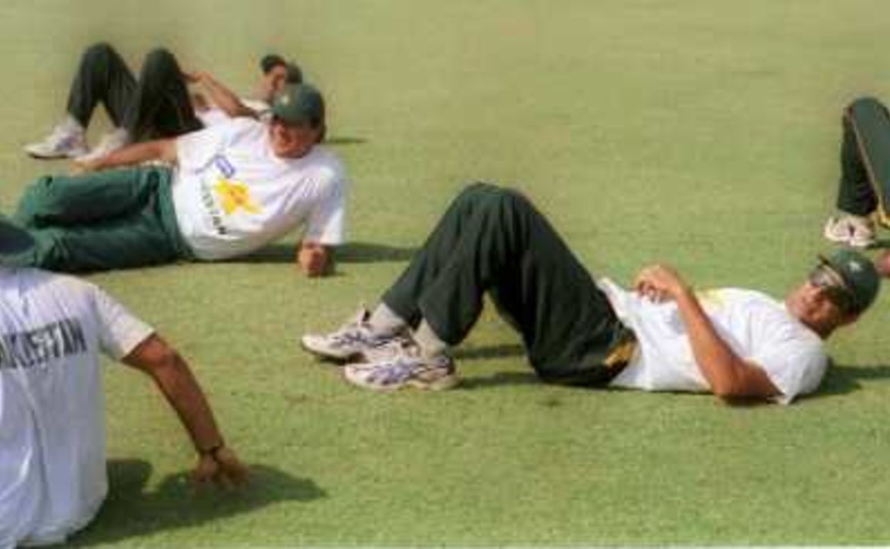 Pakistan players during warm-up session before the match, England v Pakistan, 2nd ODI At Gaddafi Stadium Lahore, 27 October 2000