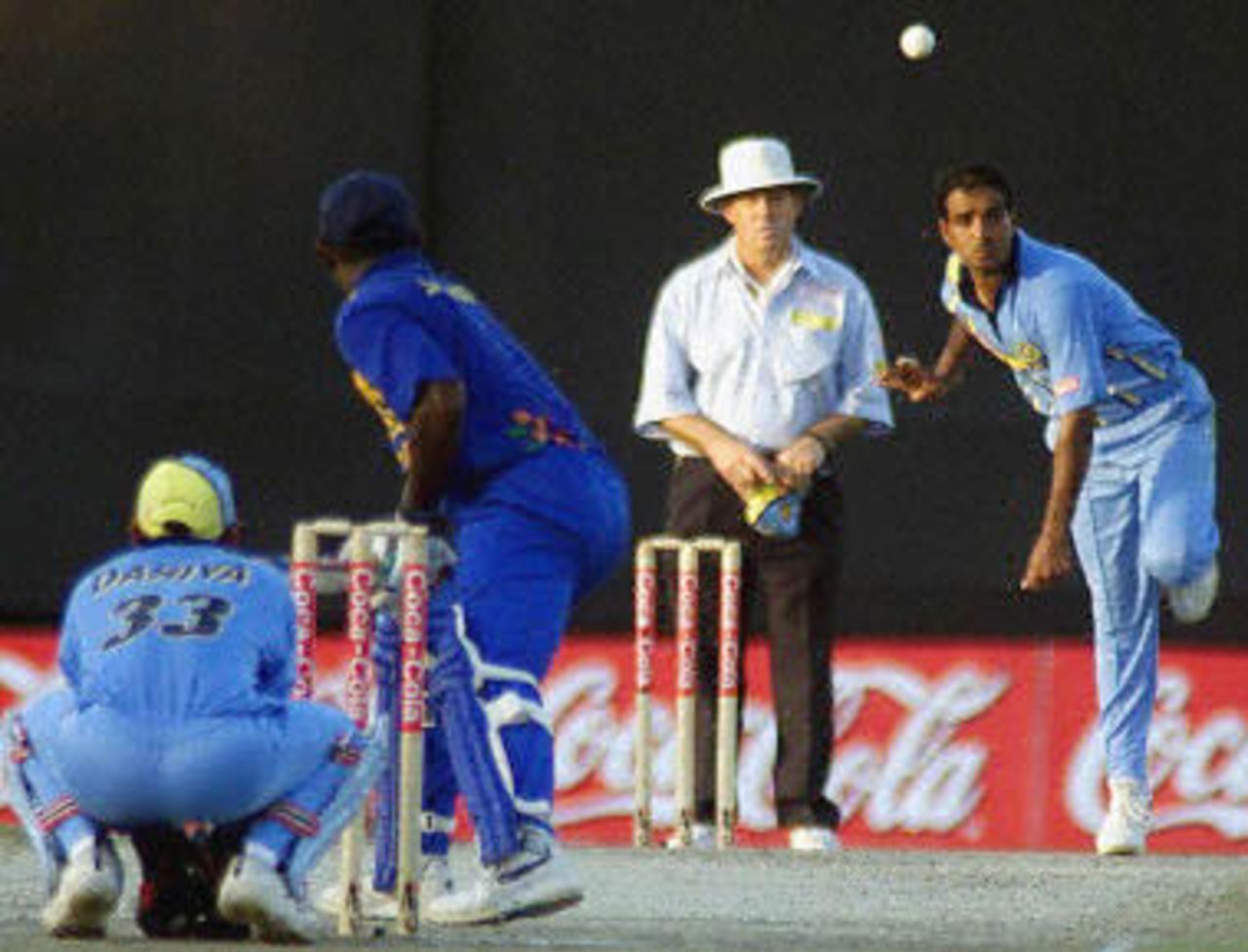 Jayasuriya about to launch one of his shots against Joshi, Coca-Cola Champions Trophy, 2000/01, Final, India v Sri Lanka, Sharjah C.A. Stadium, 29 October 2000.
